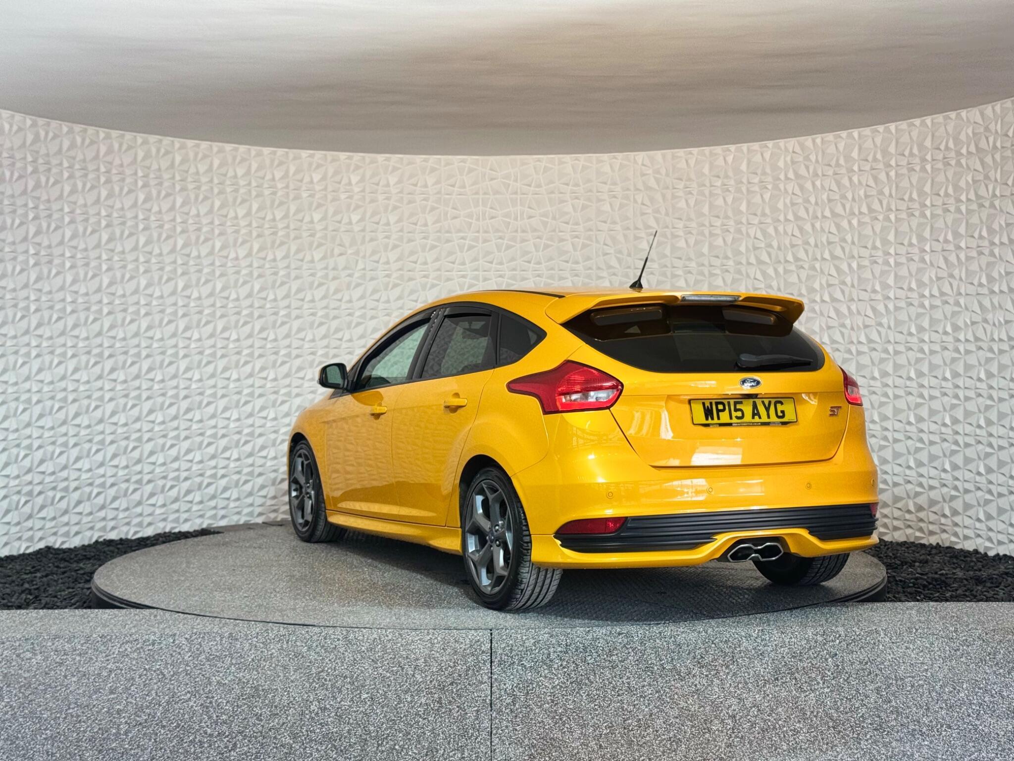 Ford Focus - Image 16