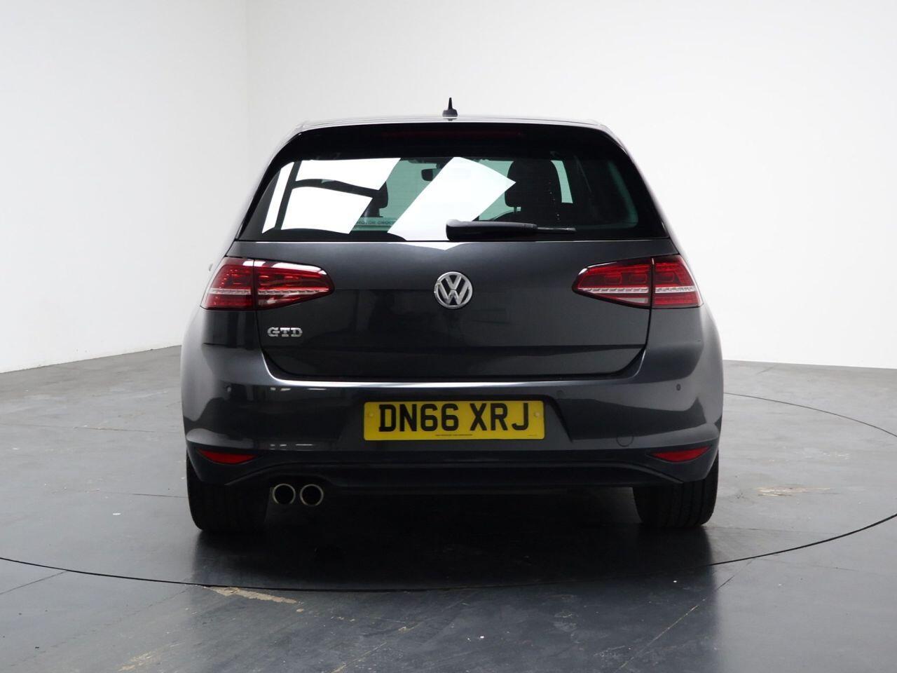 Volkswagen Golf - Image 11