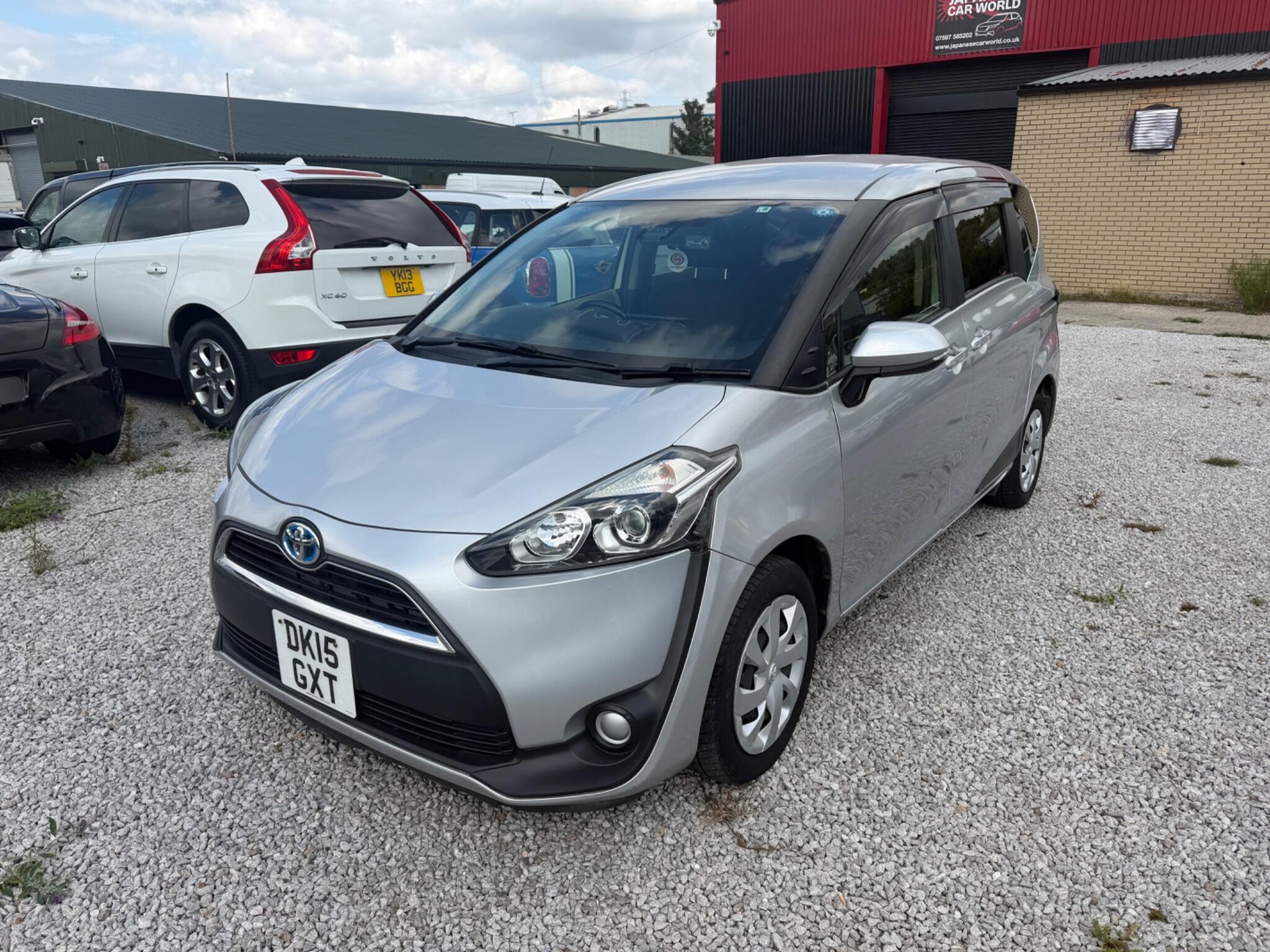 Toyota Sienta - Image 3