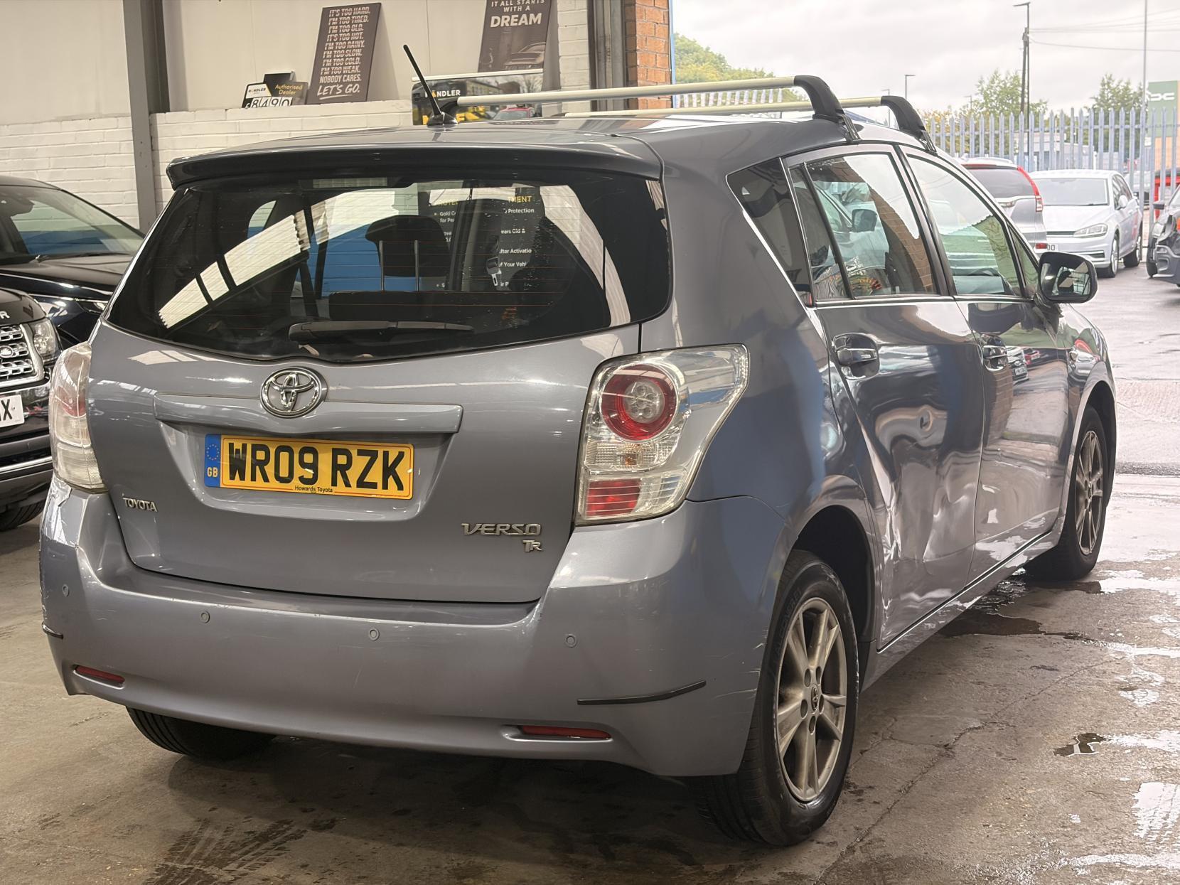 Toyota Verso - Image 7