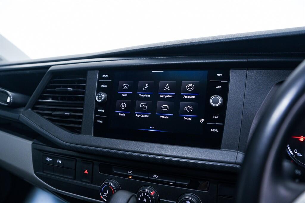 Volkswagen Transporter - Image 18