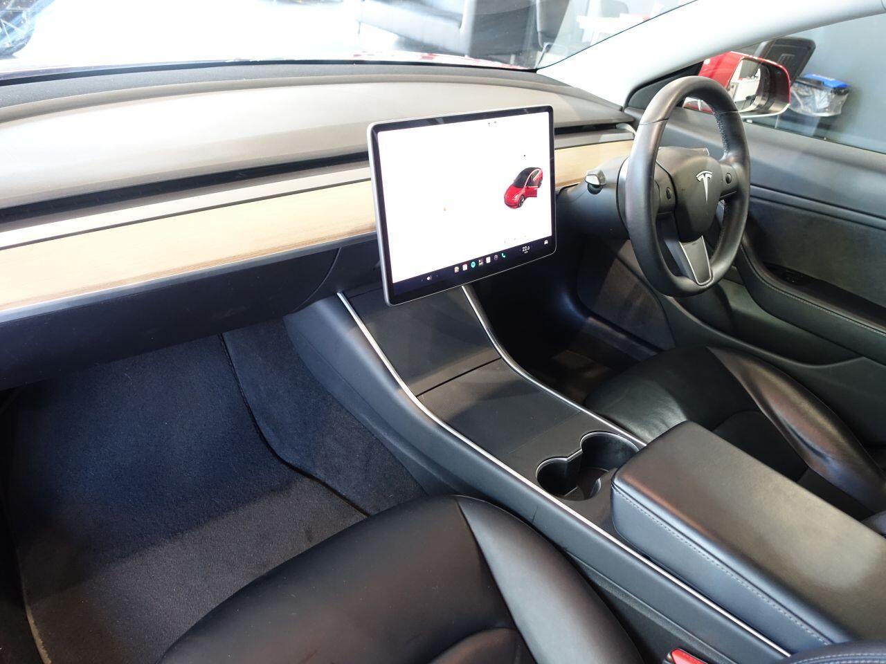 Tesla Model 3 - Image 13