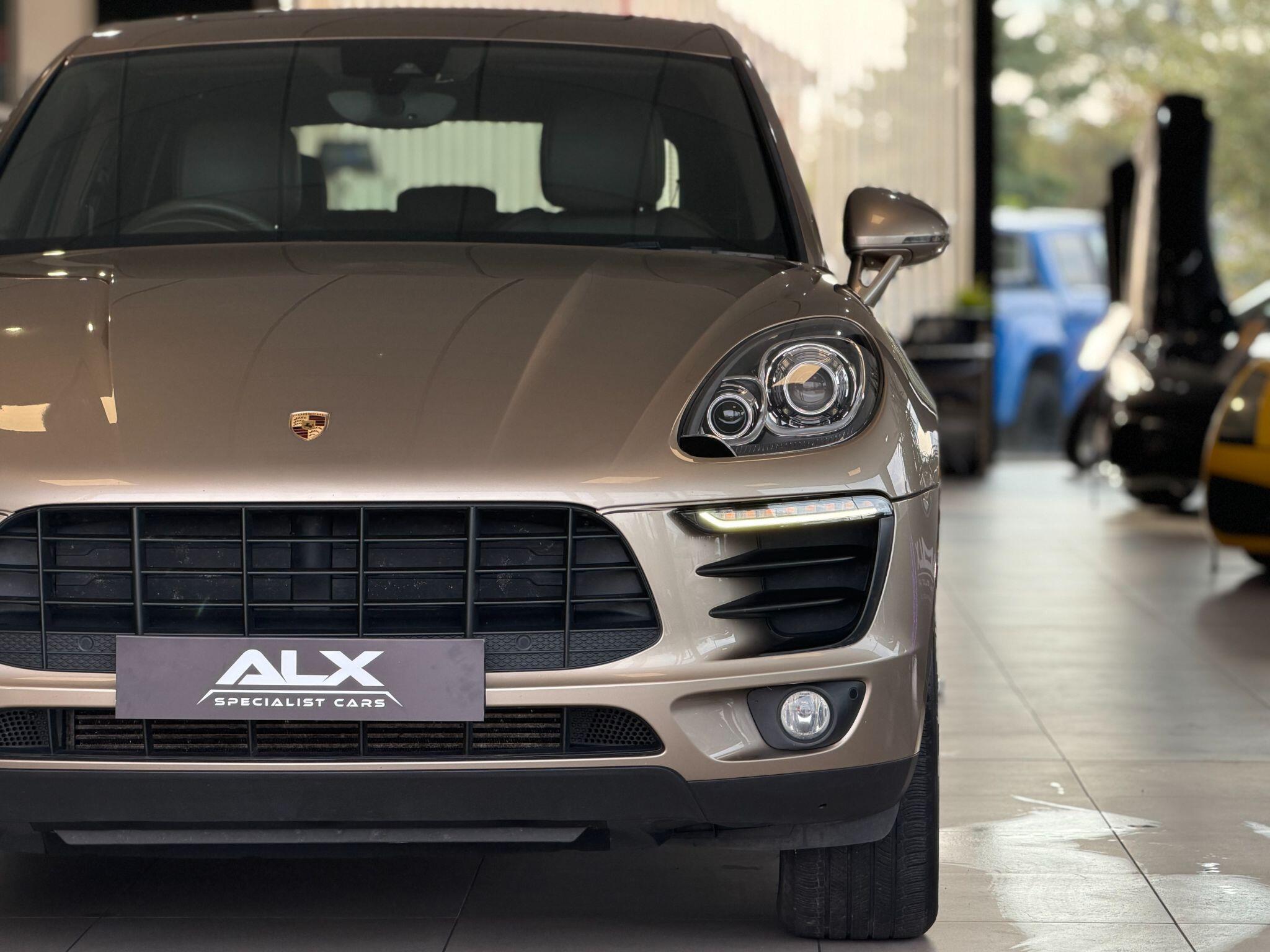 Porsche Macan - Image 9