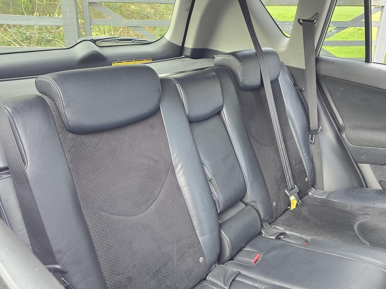 Toyota RAV4 - Image 11