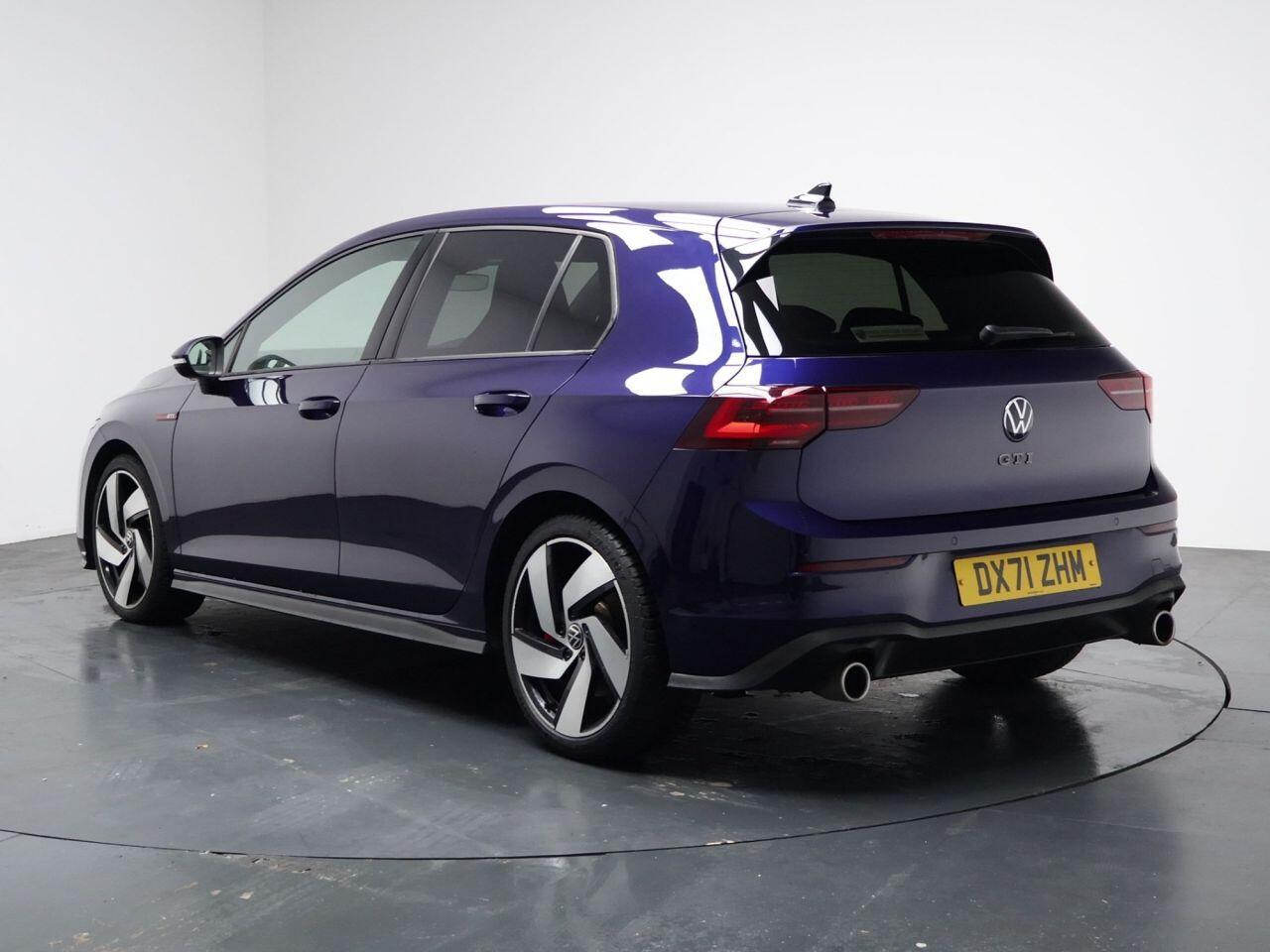 Volkswagen Golf - Image 9