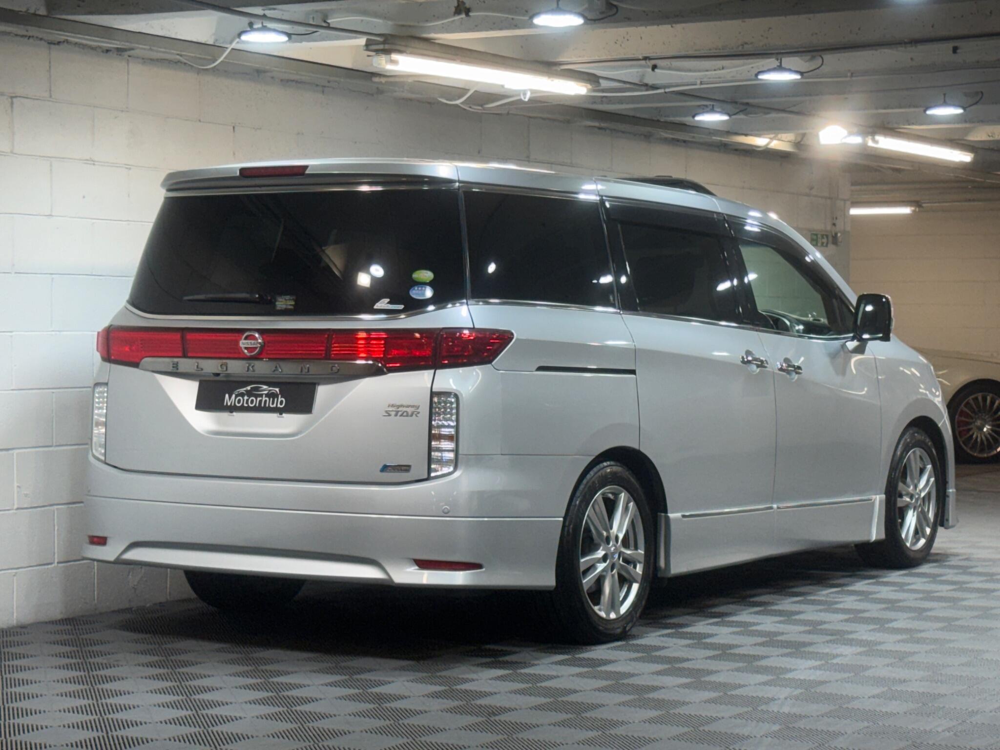 Nissan Elgrand - Image 5