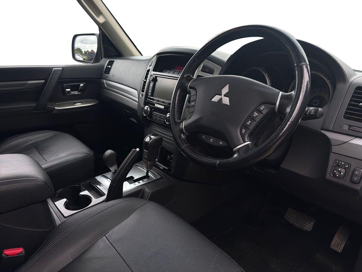 Mitsubishi Shogun - Image 19