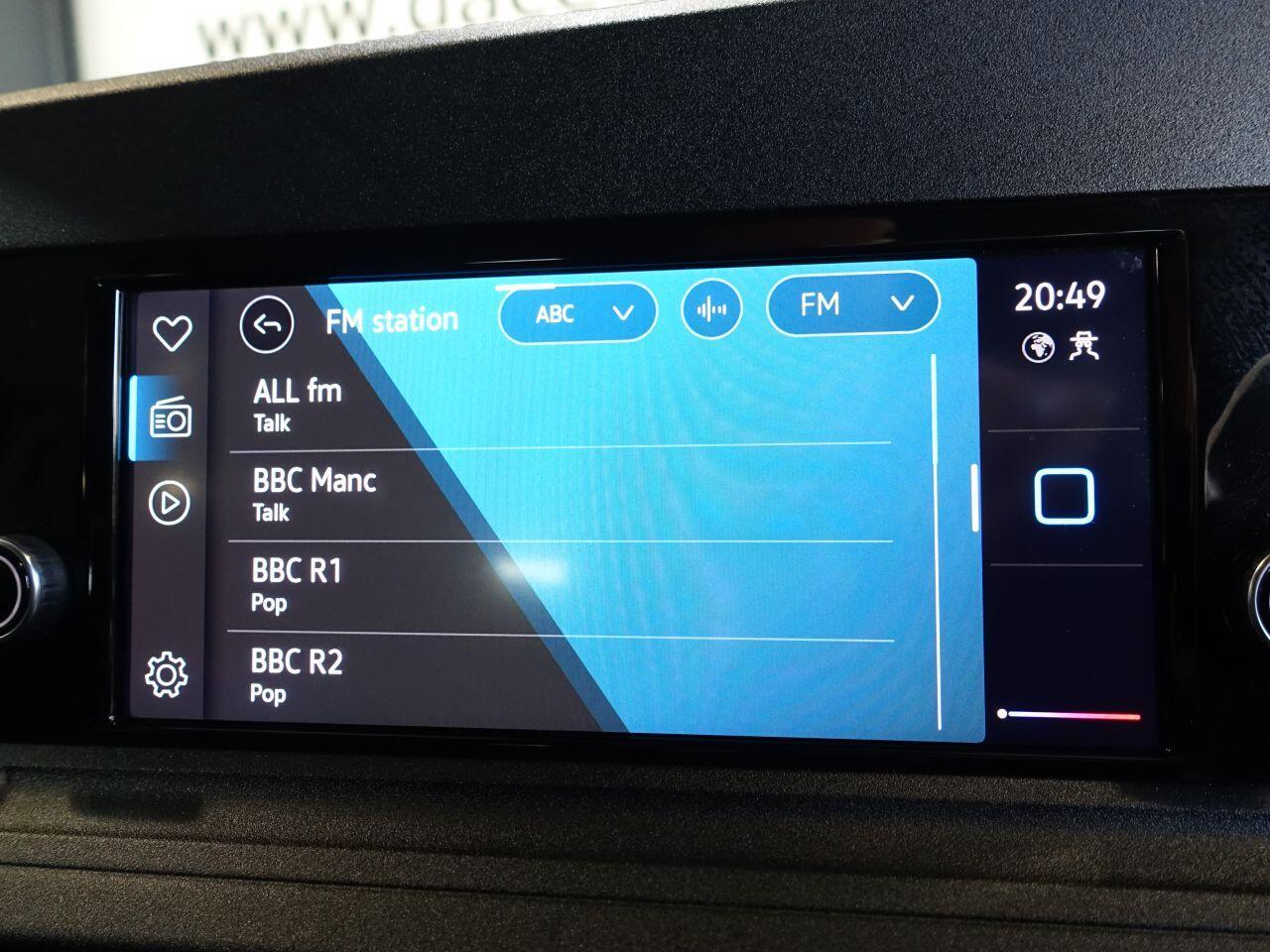 Volkswagen Caddy Maxi - Image 29