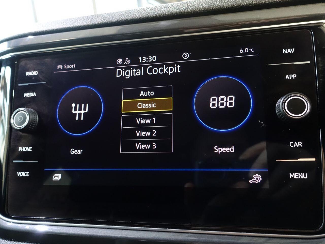 Volkswagen T-Roc - Image 30