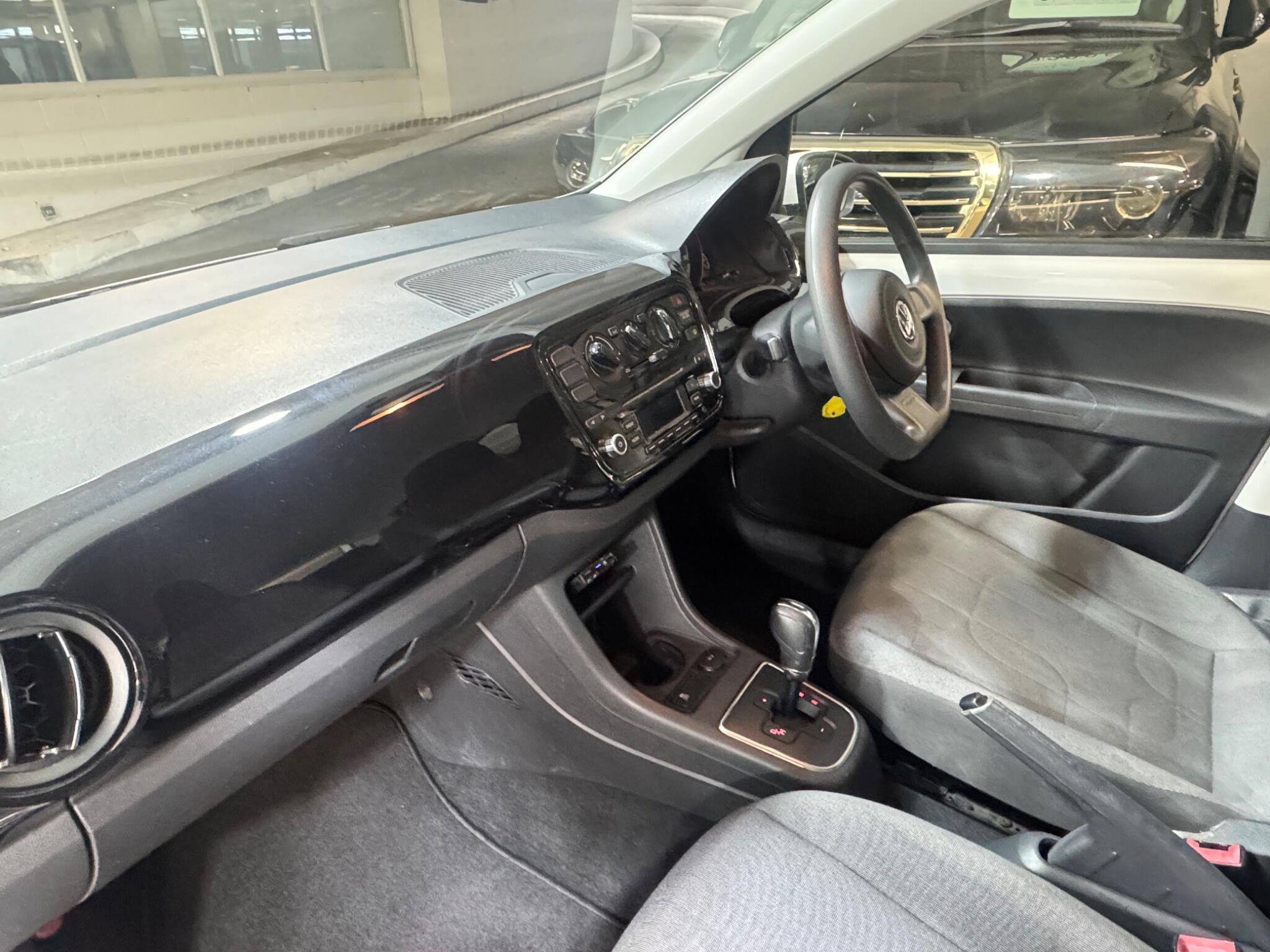 Volkswagen up! - Image 11