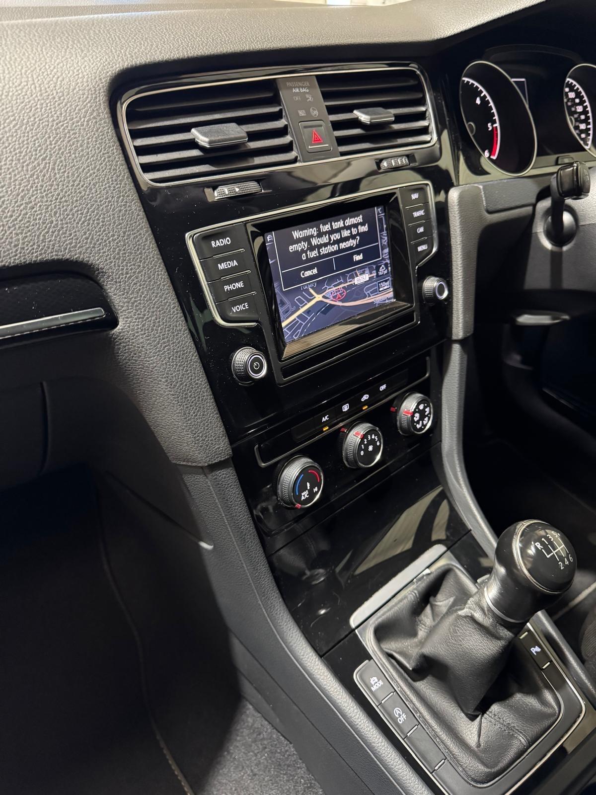 Volkswagen Golf - Image 17