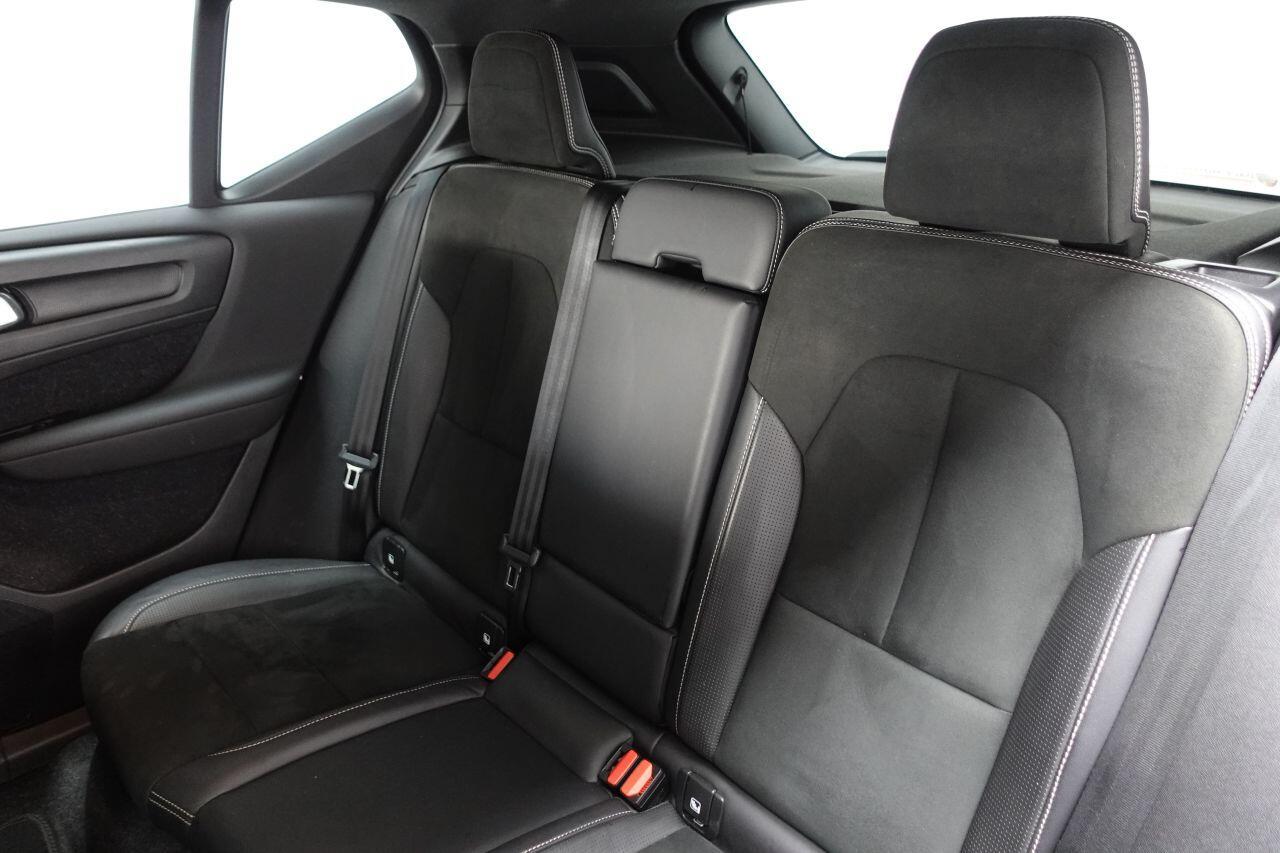 Volvo XC40 - Image 20