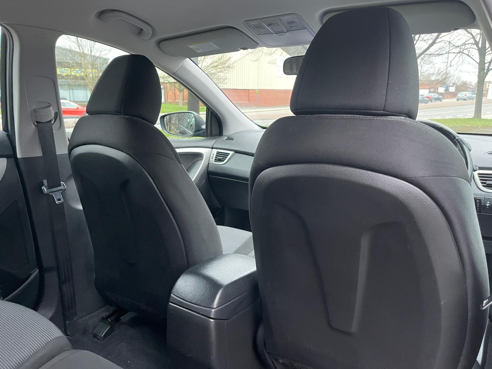 Hyundai i30 - Image 23