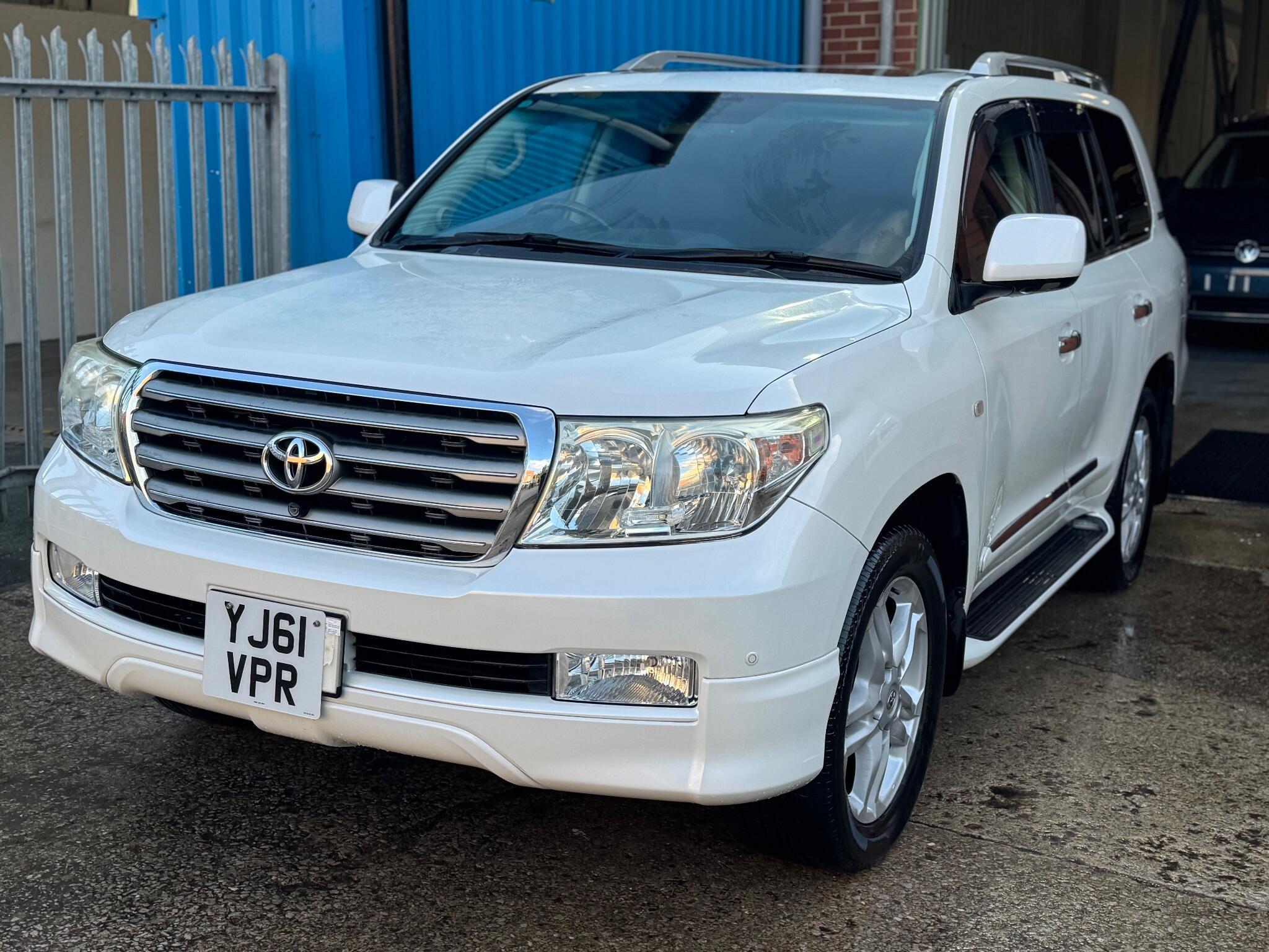 Toyota Land Cruiser - Image 8