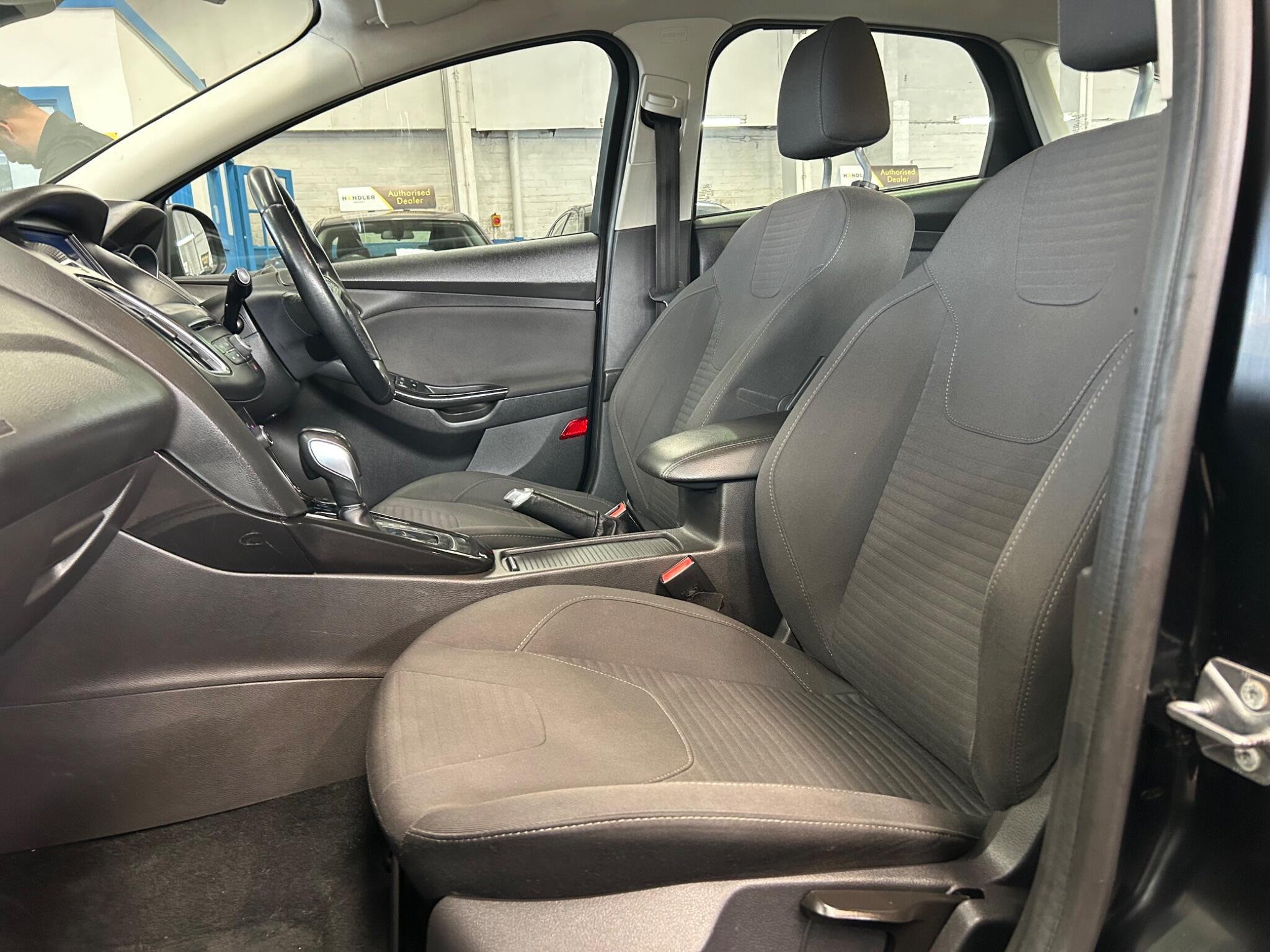 Ford Focus - Image 17