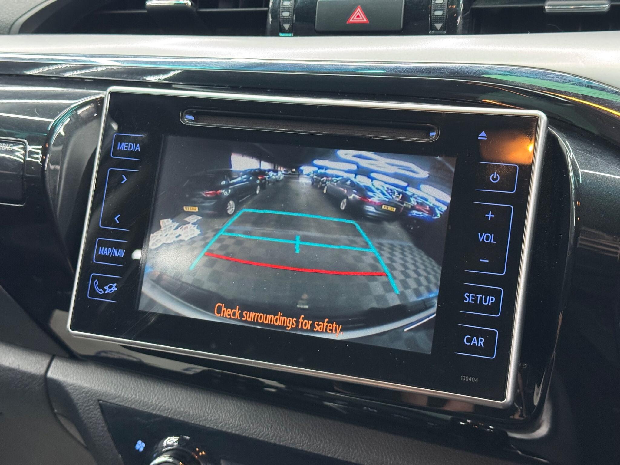 Toyota Hilux - Image 30