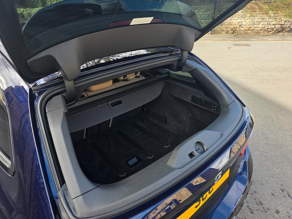 BMW 3 Series - Image 21