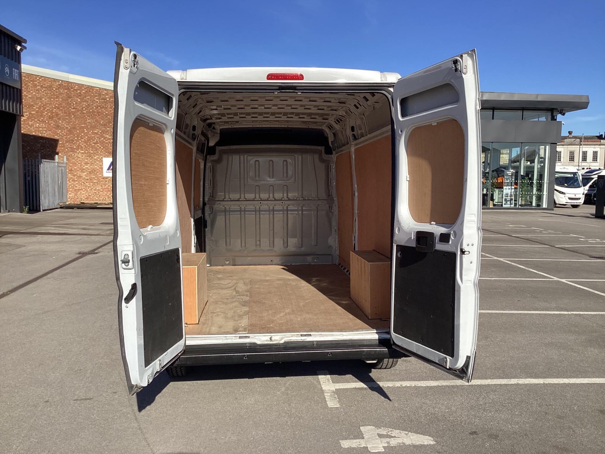 Vauxhall Movano - Image 13