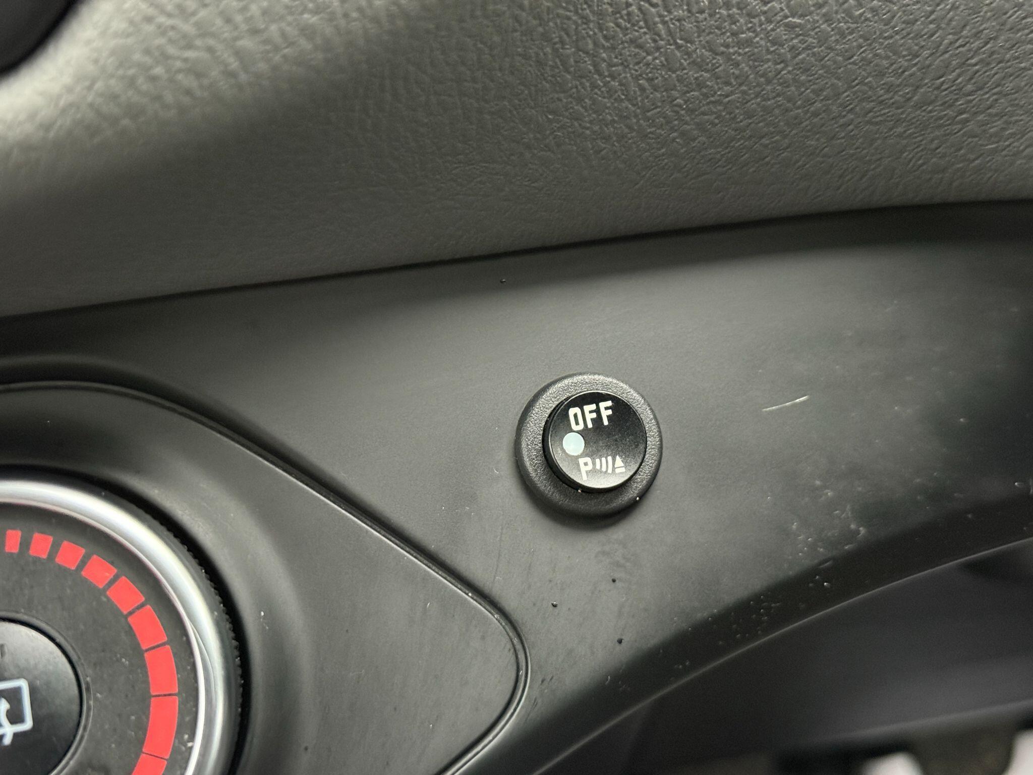 Toyota Yaris - Image 48