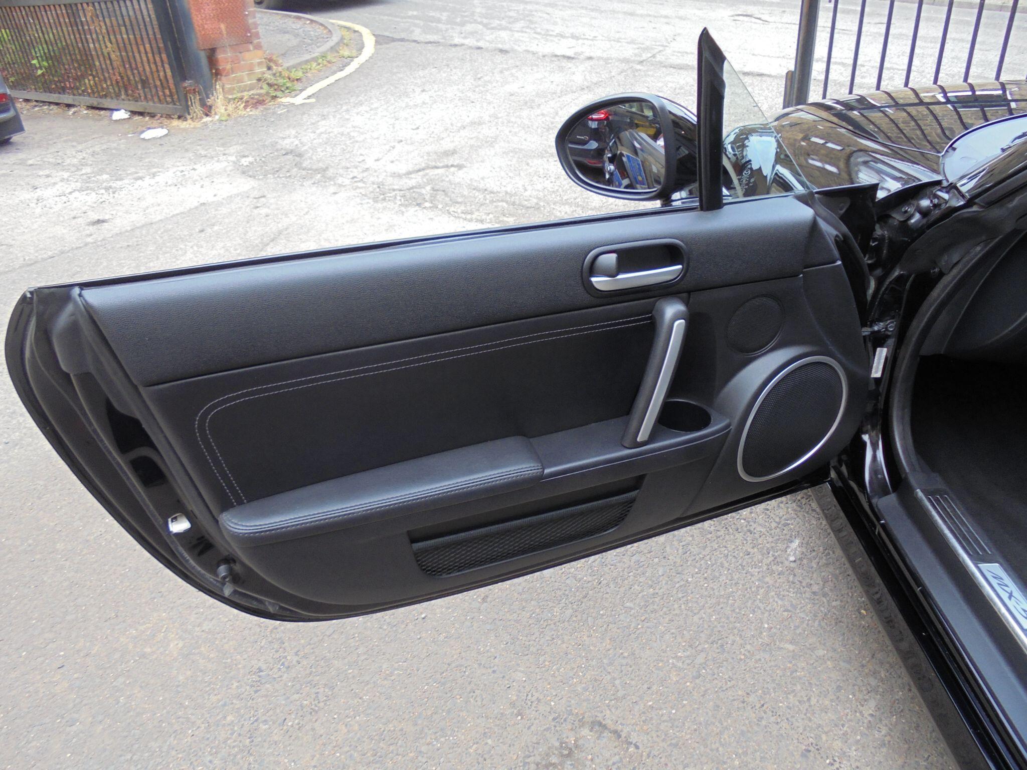 Mazda MX-5 - Image 12