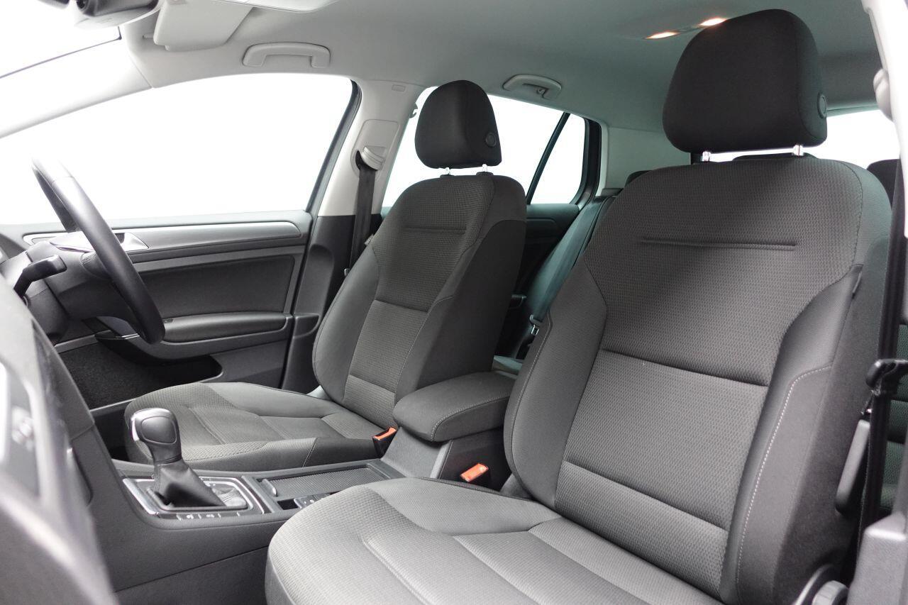 Volkswagen Golf - Image 26