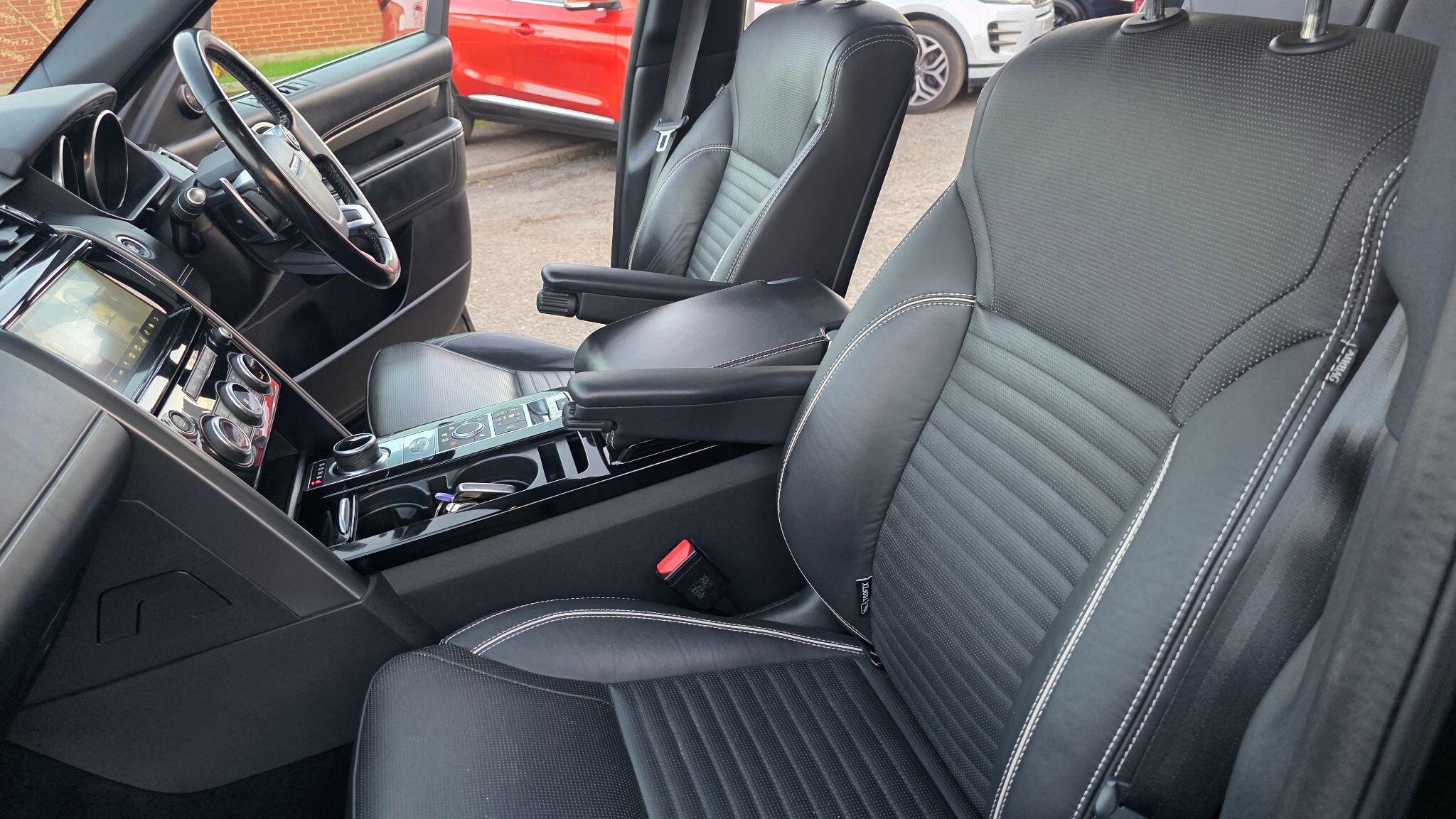 Land Rover Discovery - Image 45