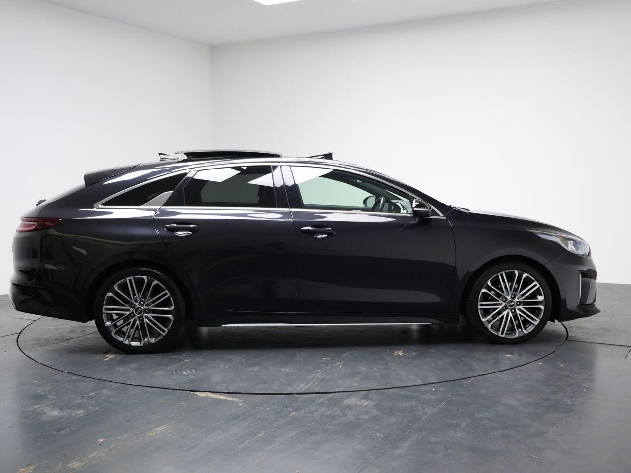 Kia ProCeed - Image 14