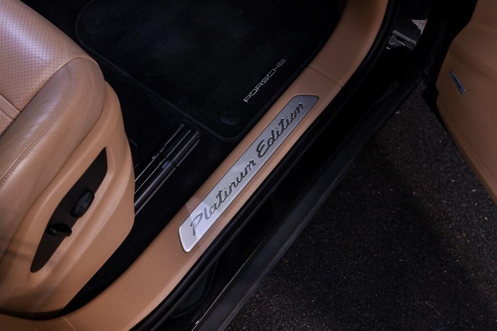 Porsche Cayenne - Image 24