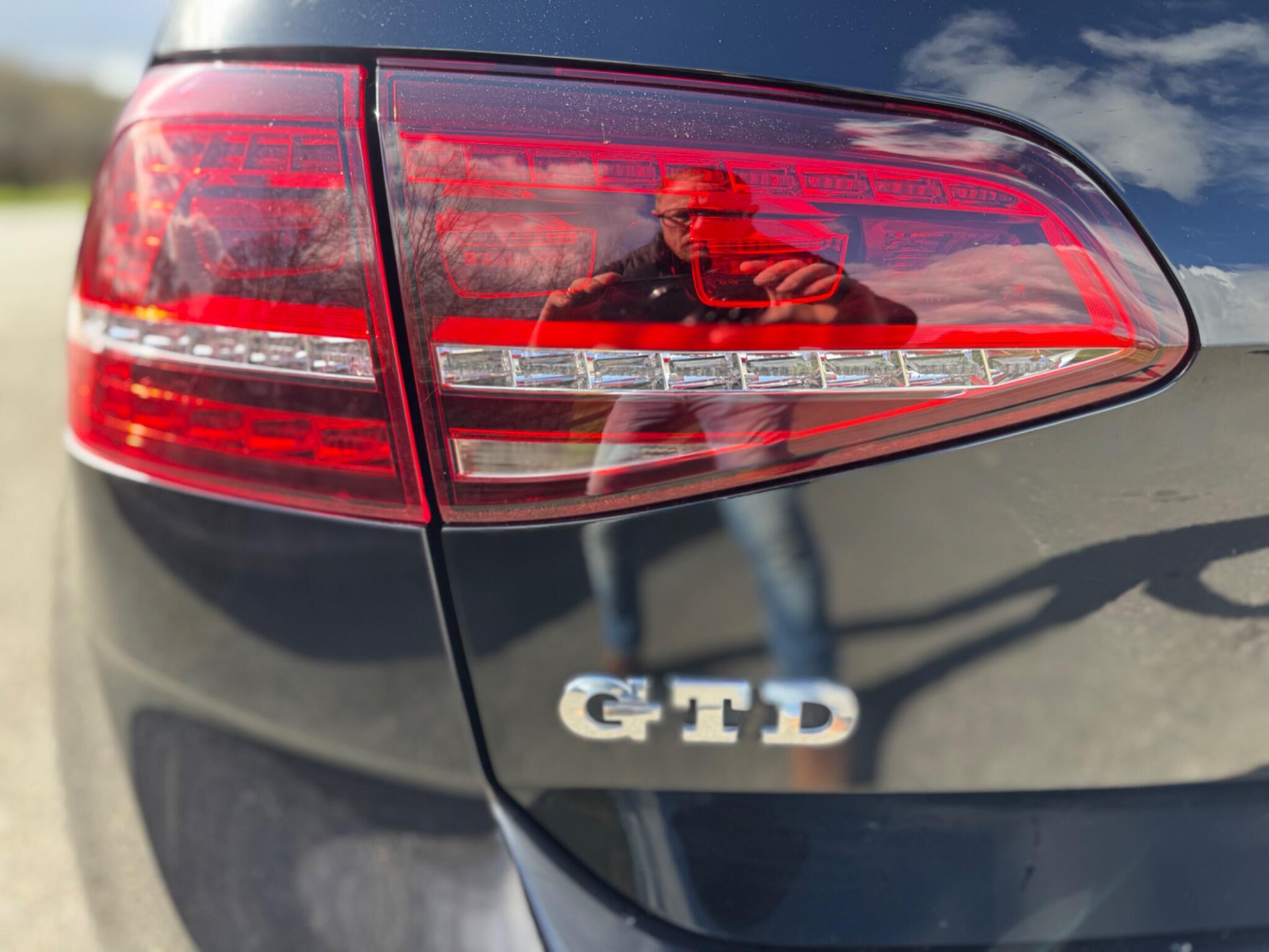 Volkswagen Golf - Image 41
