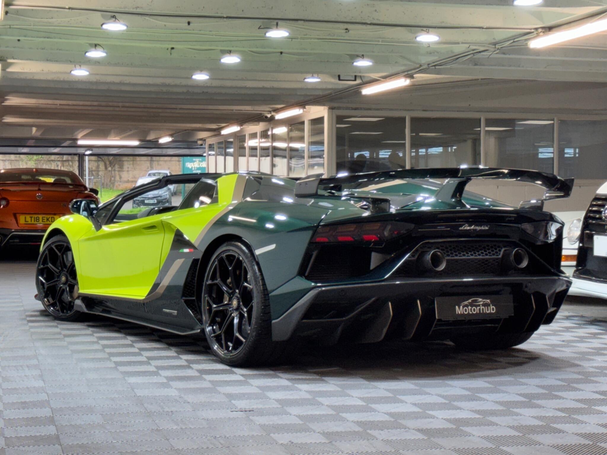 Lamborghini Aventador - Image 13