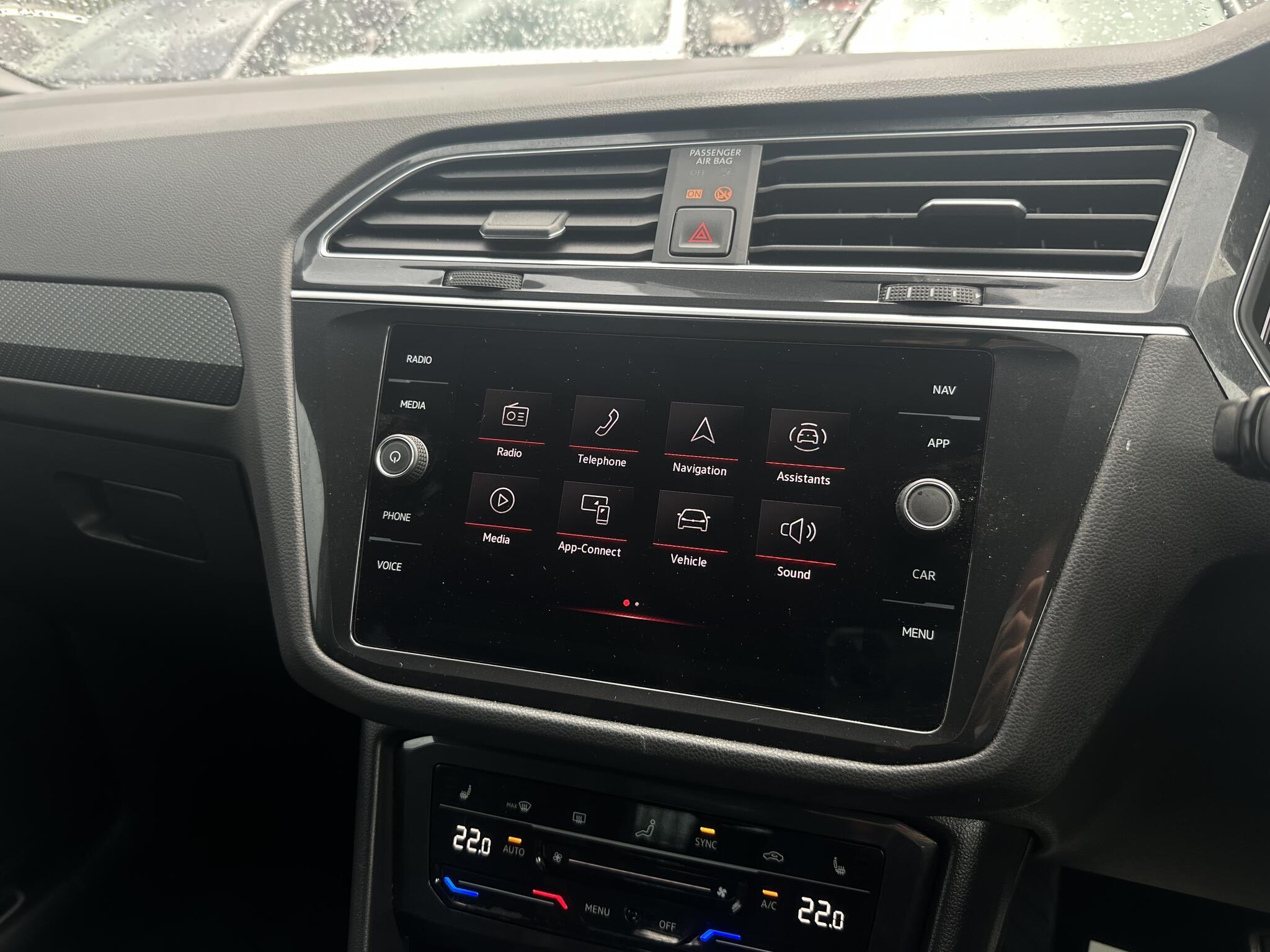 Volkswagen Tiguan - Image 13