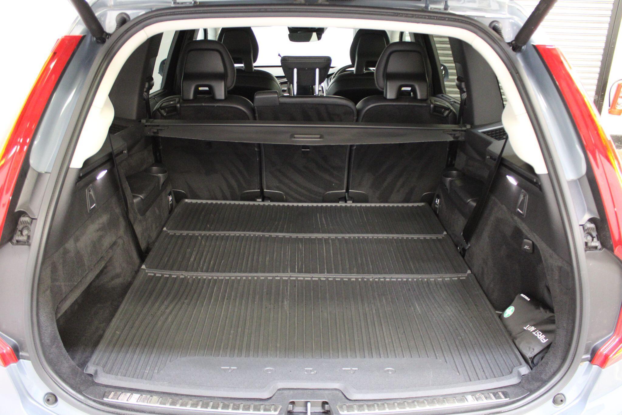 Volvo XC90 - Image 18