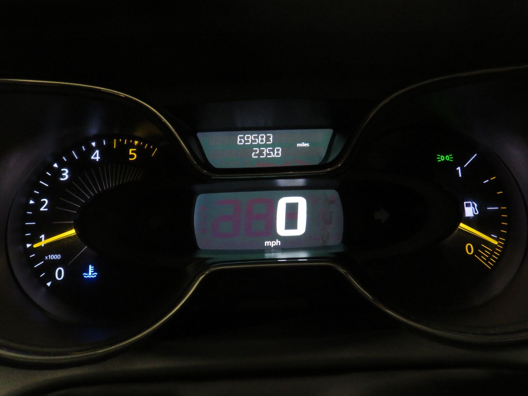 Renault Captur - Image 15
