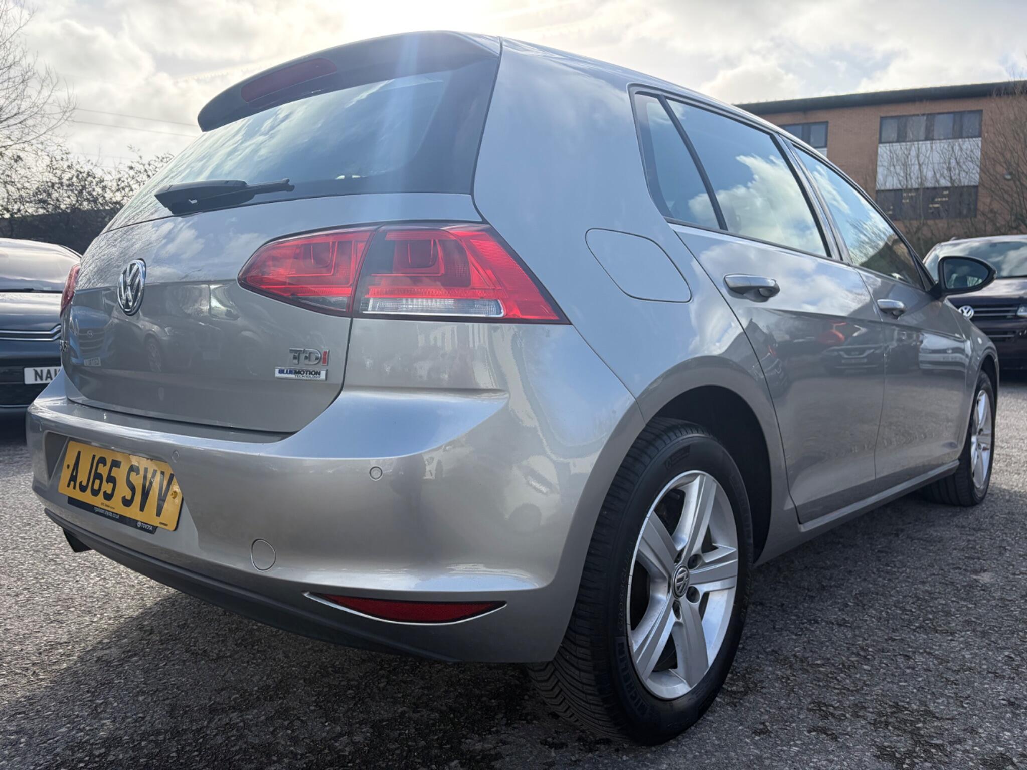 Volkswagen Golf - Image 16