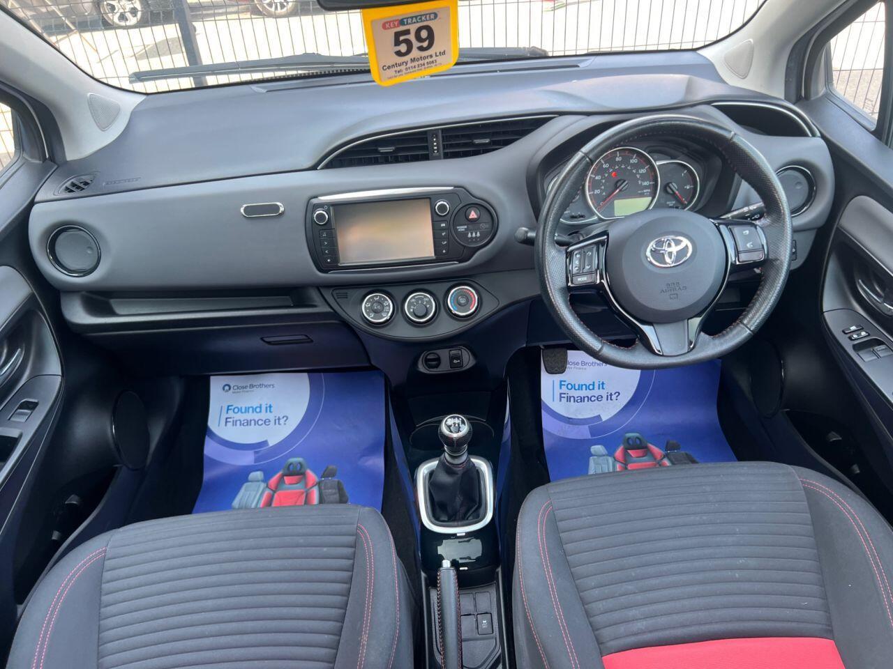 Toyota Yaris - Image 18