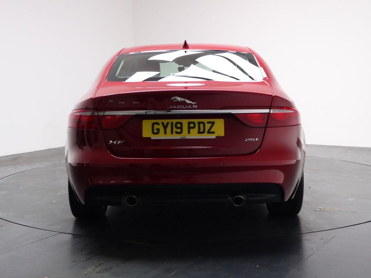 Jaguar XF - Image 10