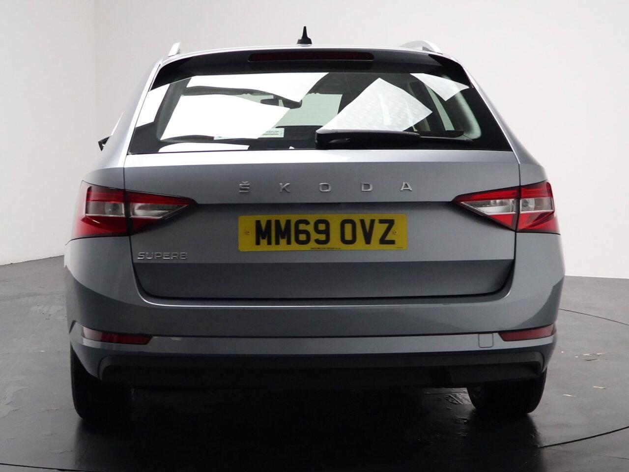 Skoda Superb - Image 11