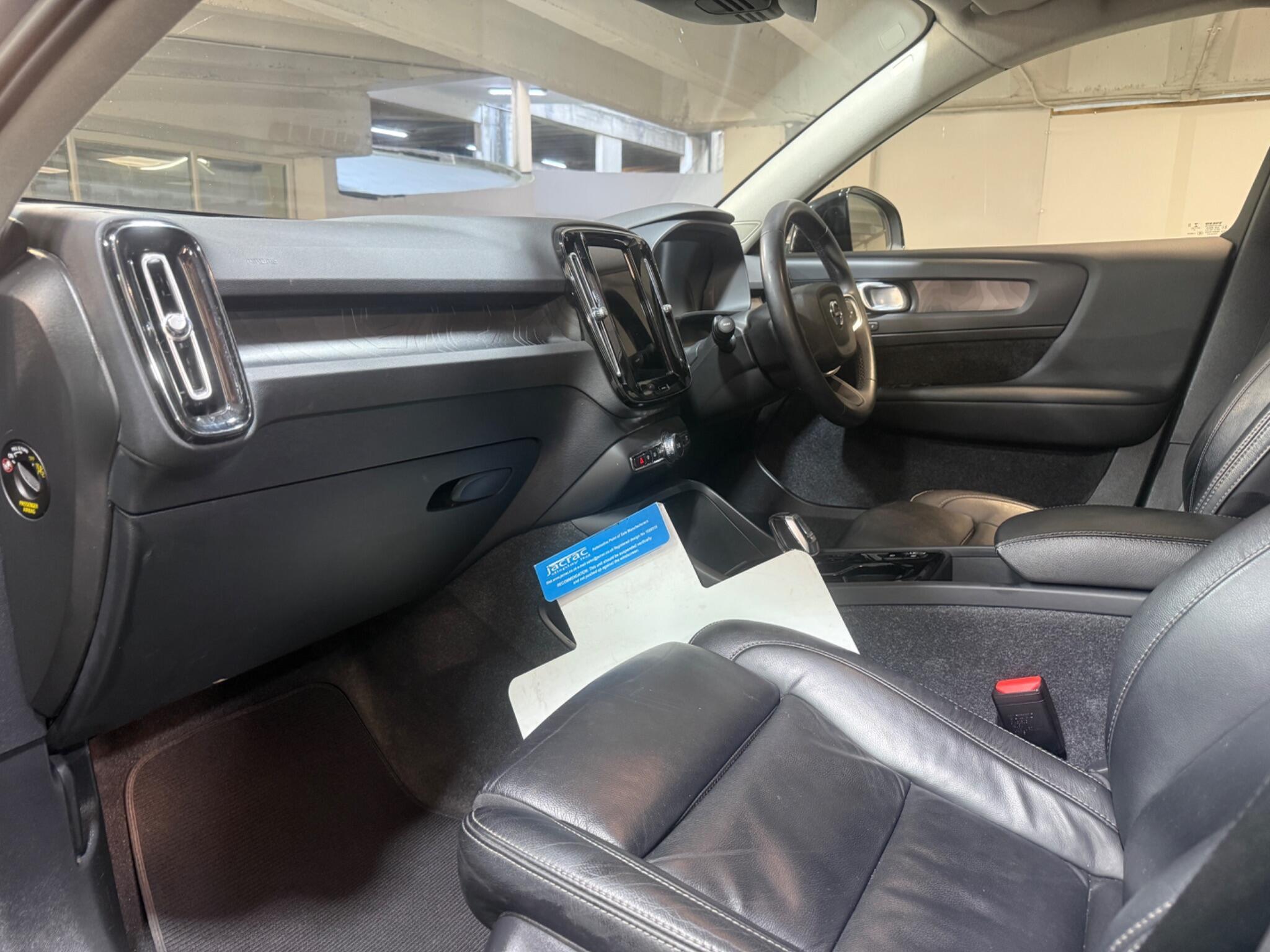 Volvo XC40 - Image 10
