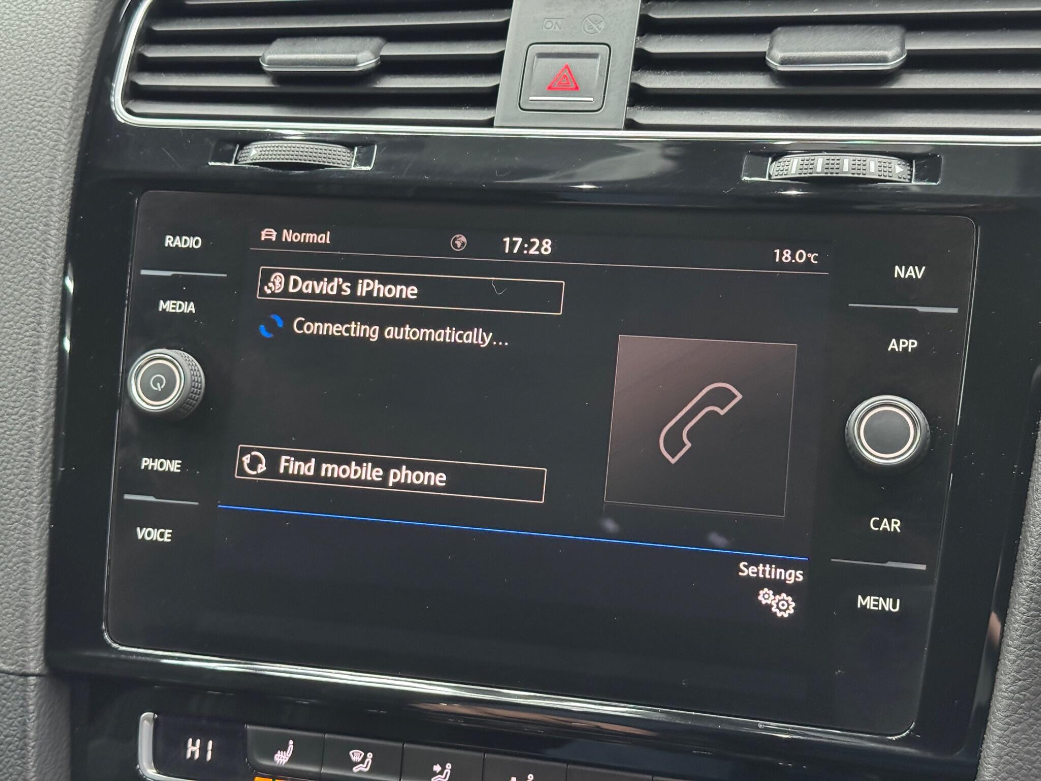 Volkswagen Golf - Image 31