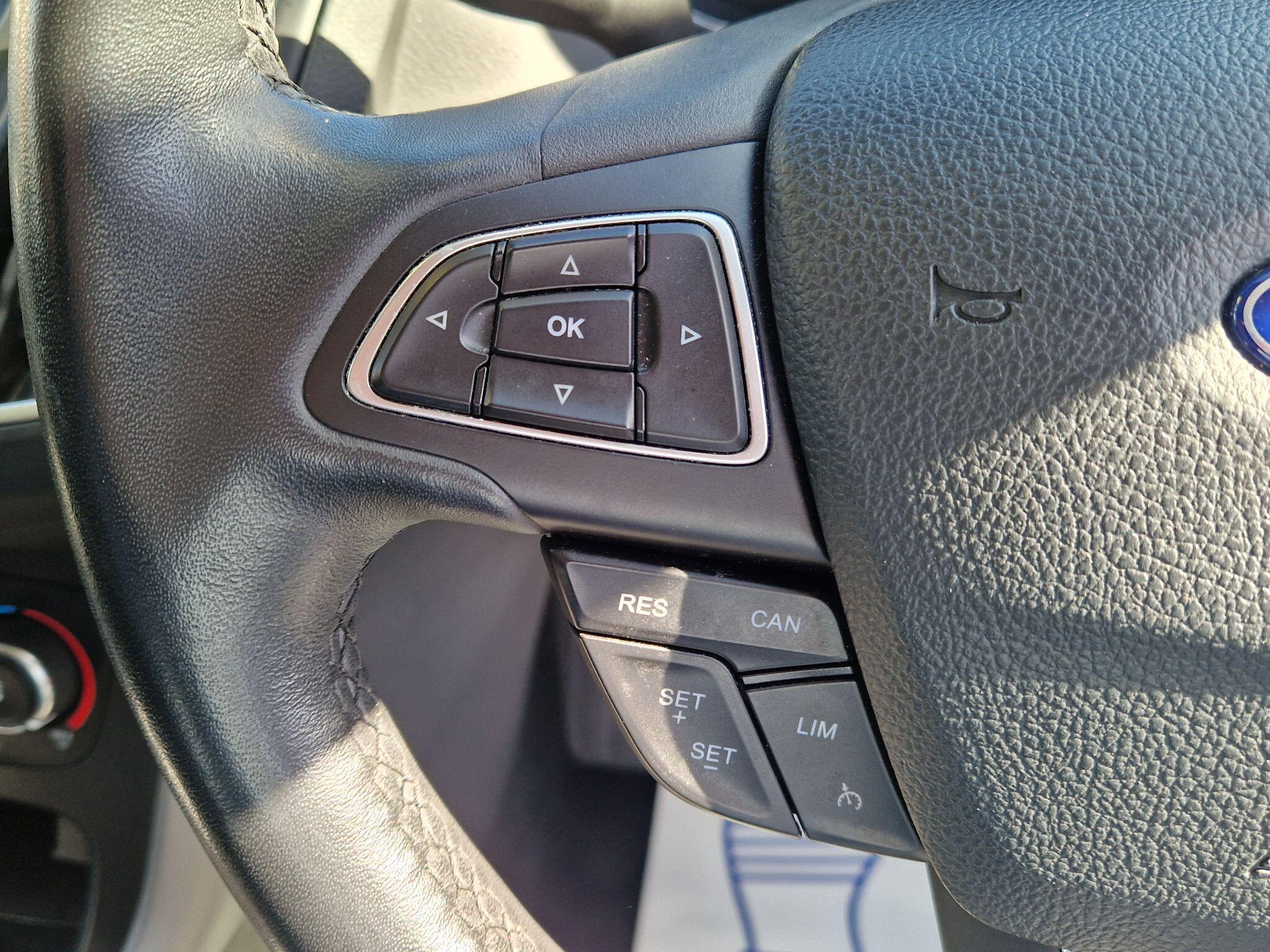 Ford Focus - Image 49