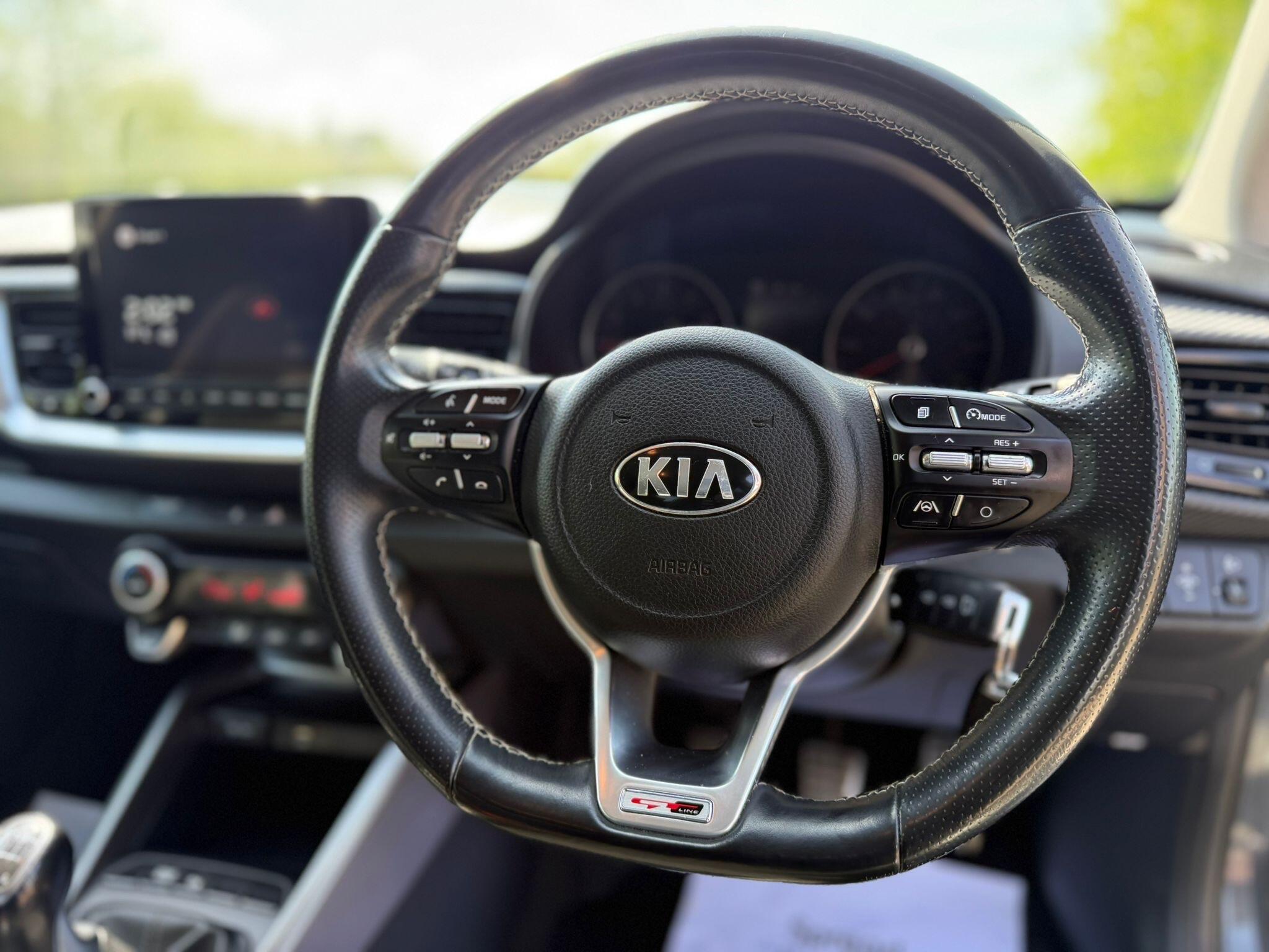 Kia Stonic - Image 42