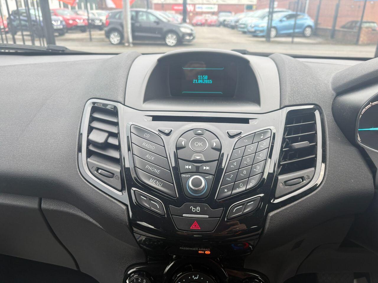 Ford Fiesta - Image 12