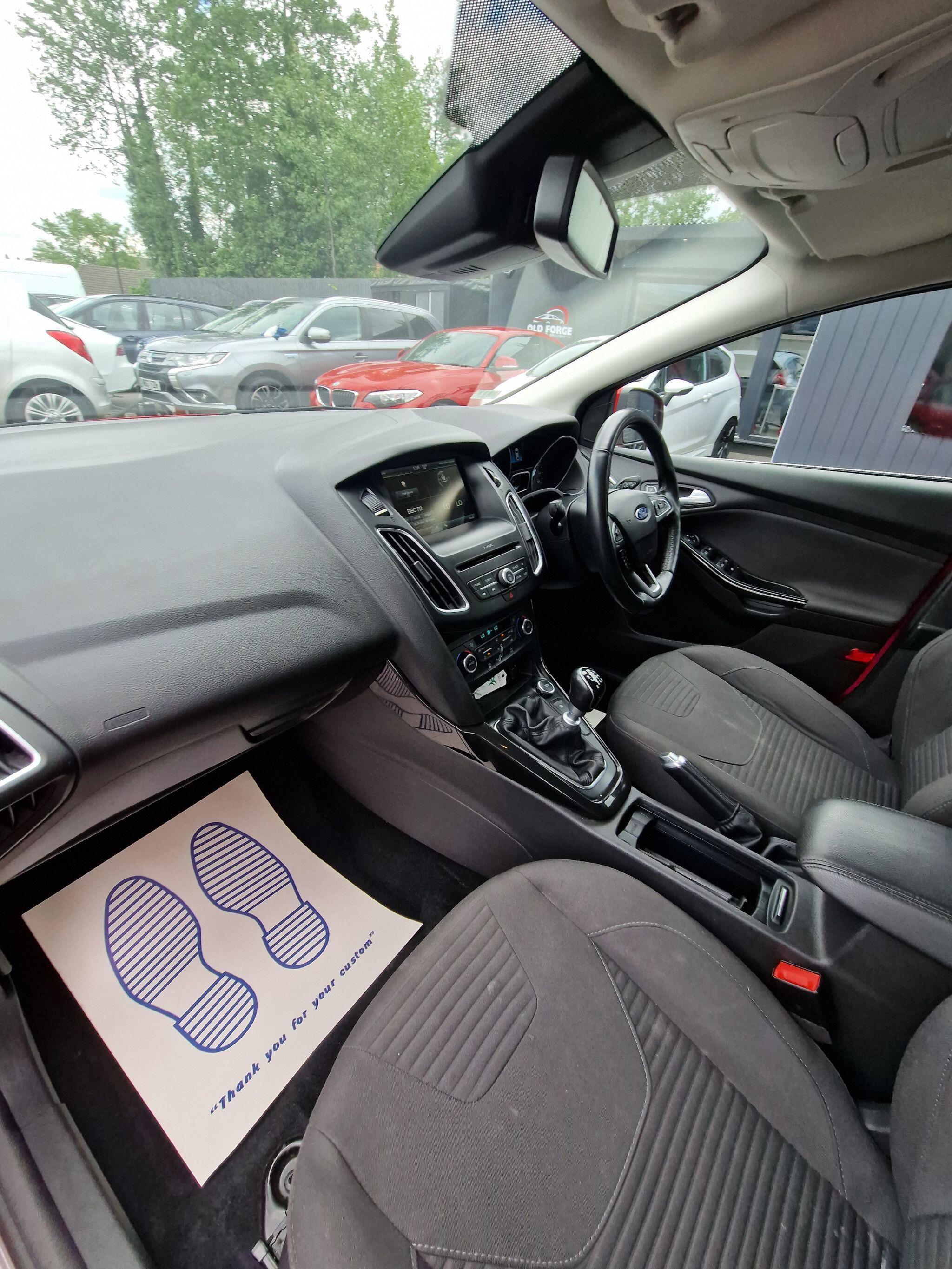 Ford Focus - Image 36
