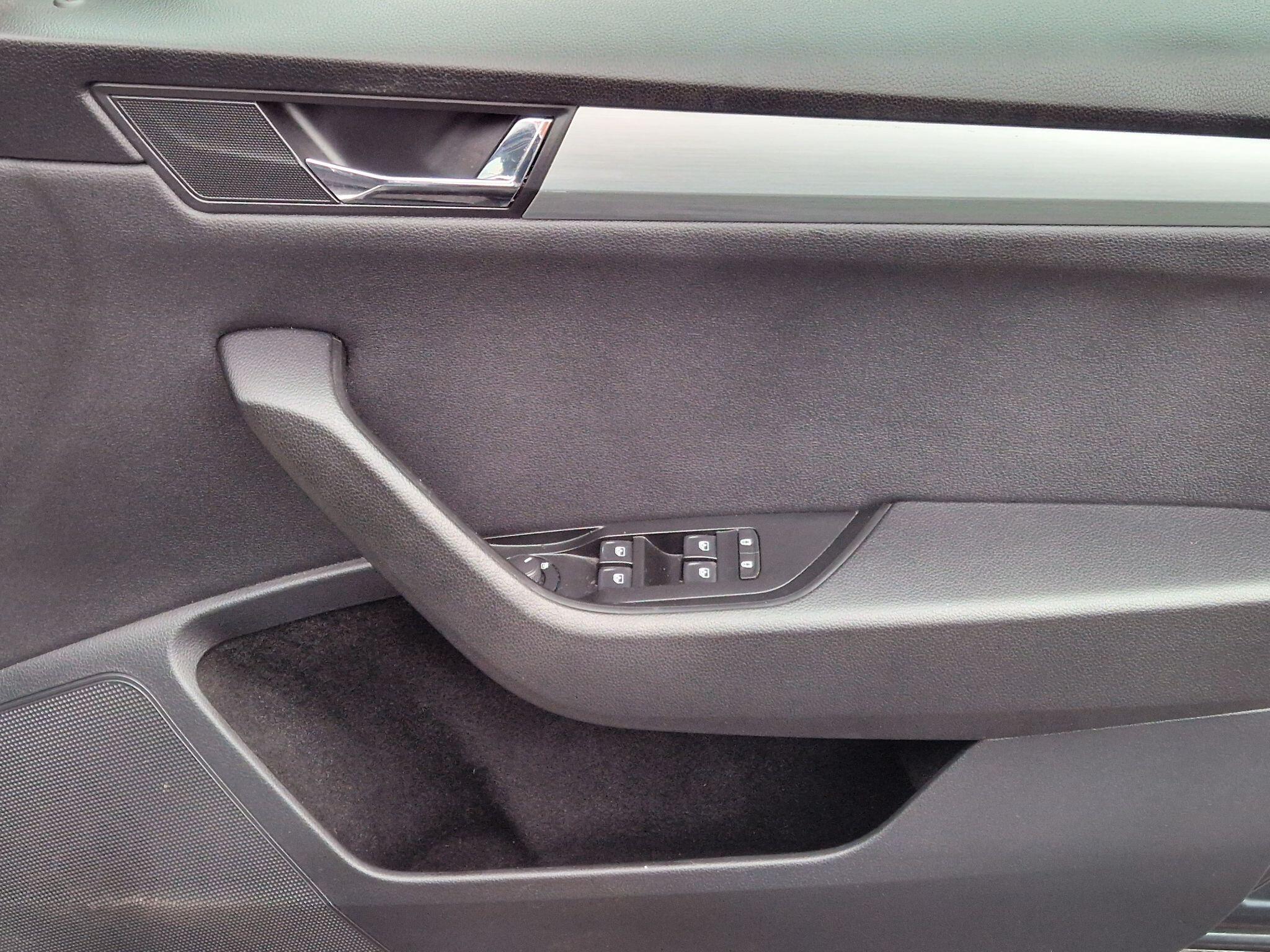 Skoda Superb - Image 31