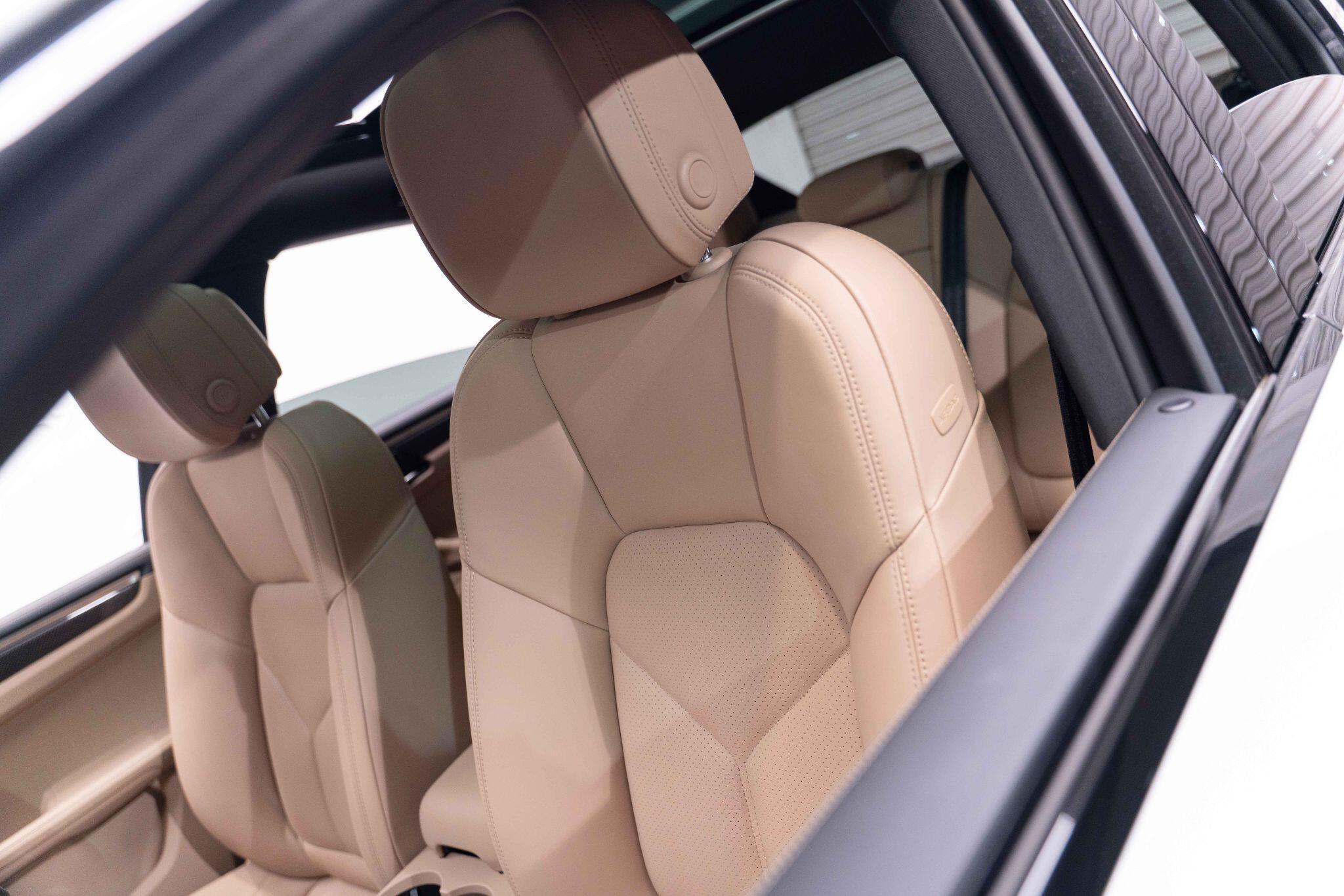 Porsche Macan - Image 52