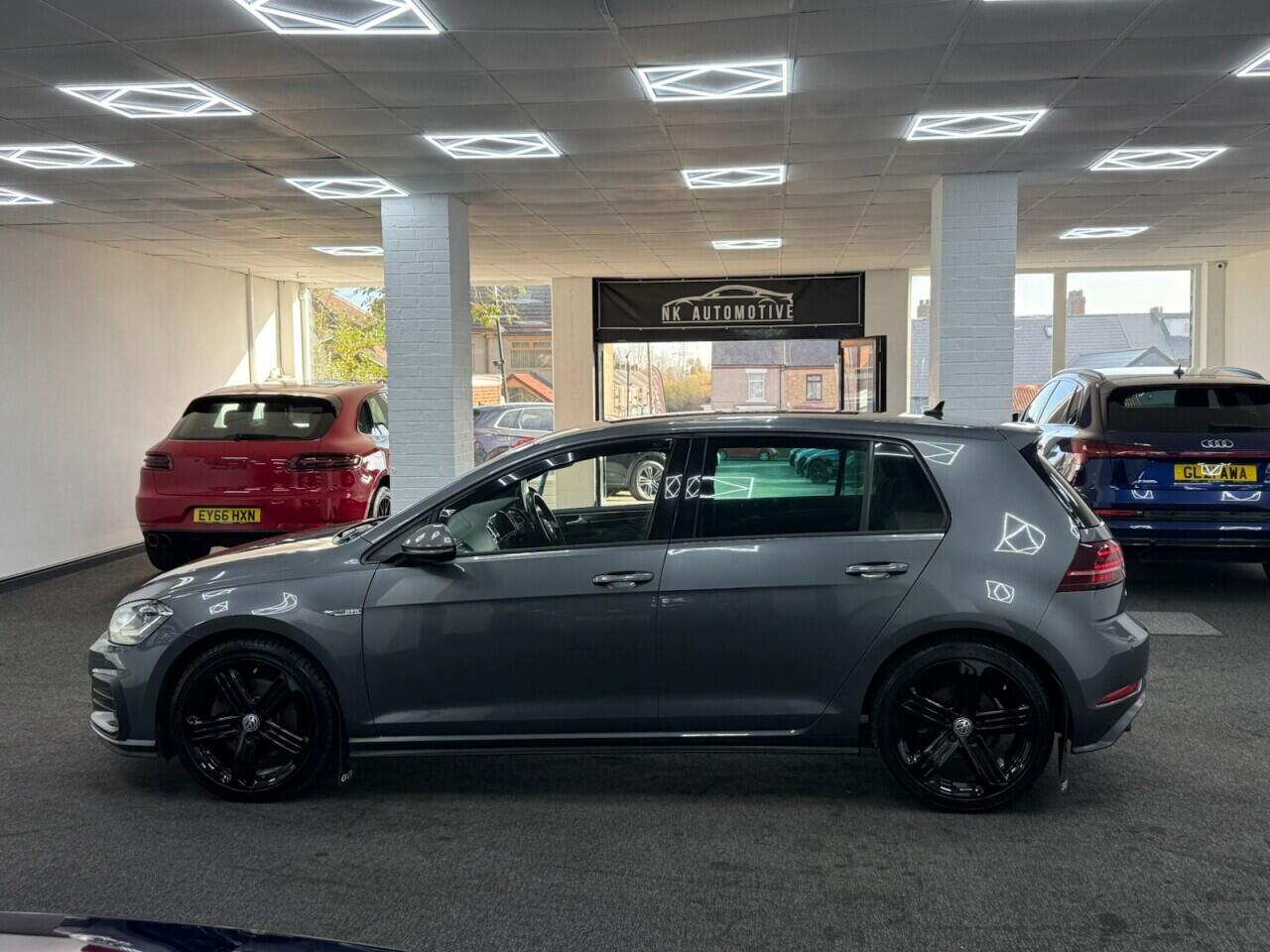 Volkswagen Golf - Image 9