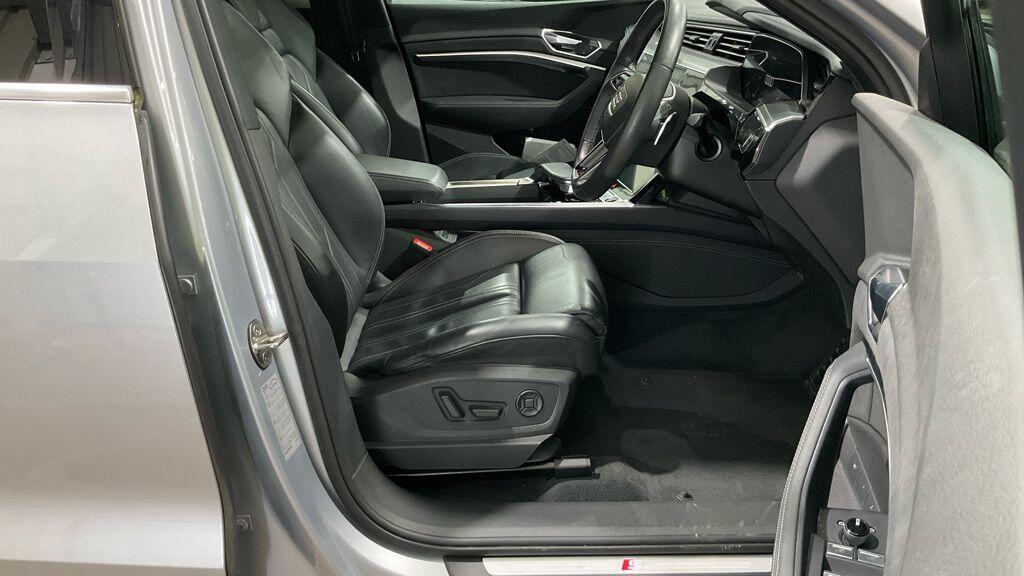 Audi E-Tron - Image 2