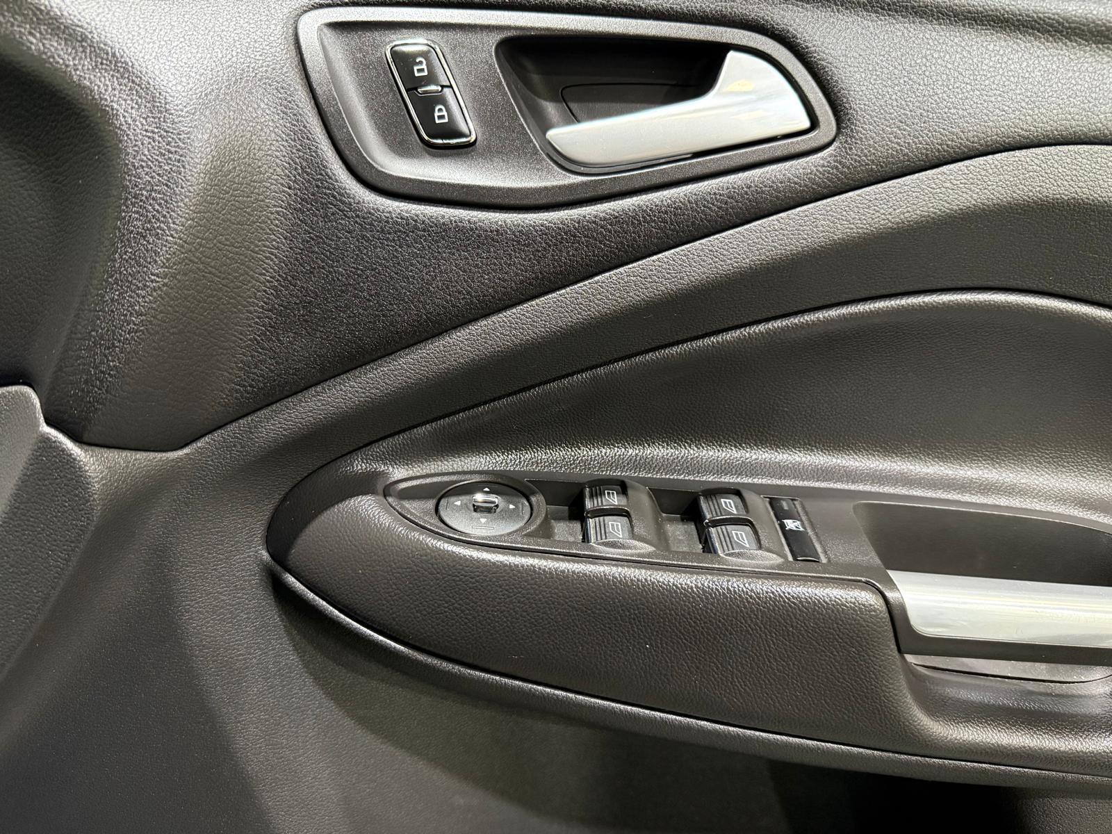 Ford Kuga - Image 46