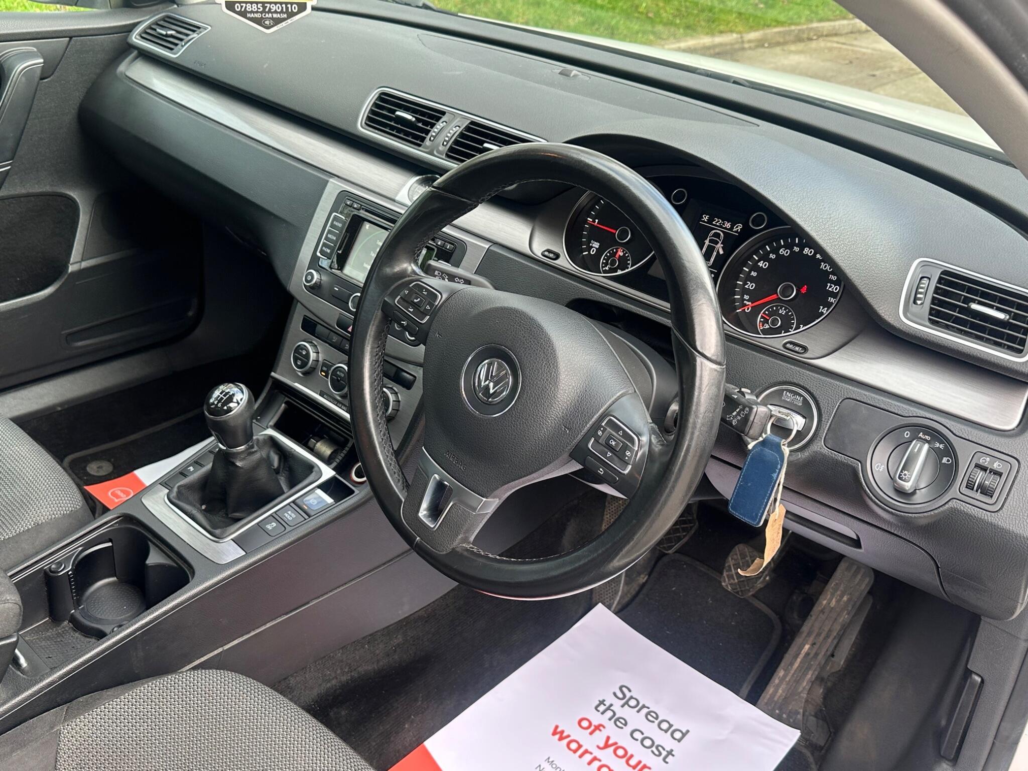 Volkswagen Passat - Image 22