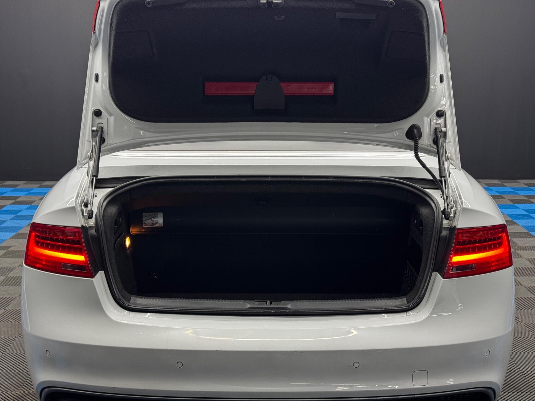 Audi A5 CABRIOLET - Image 32